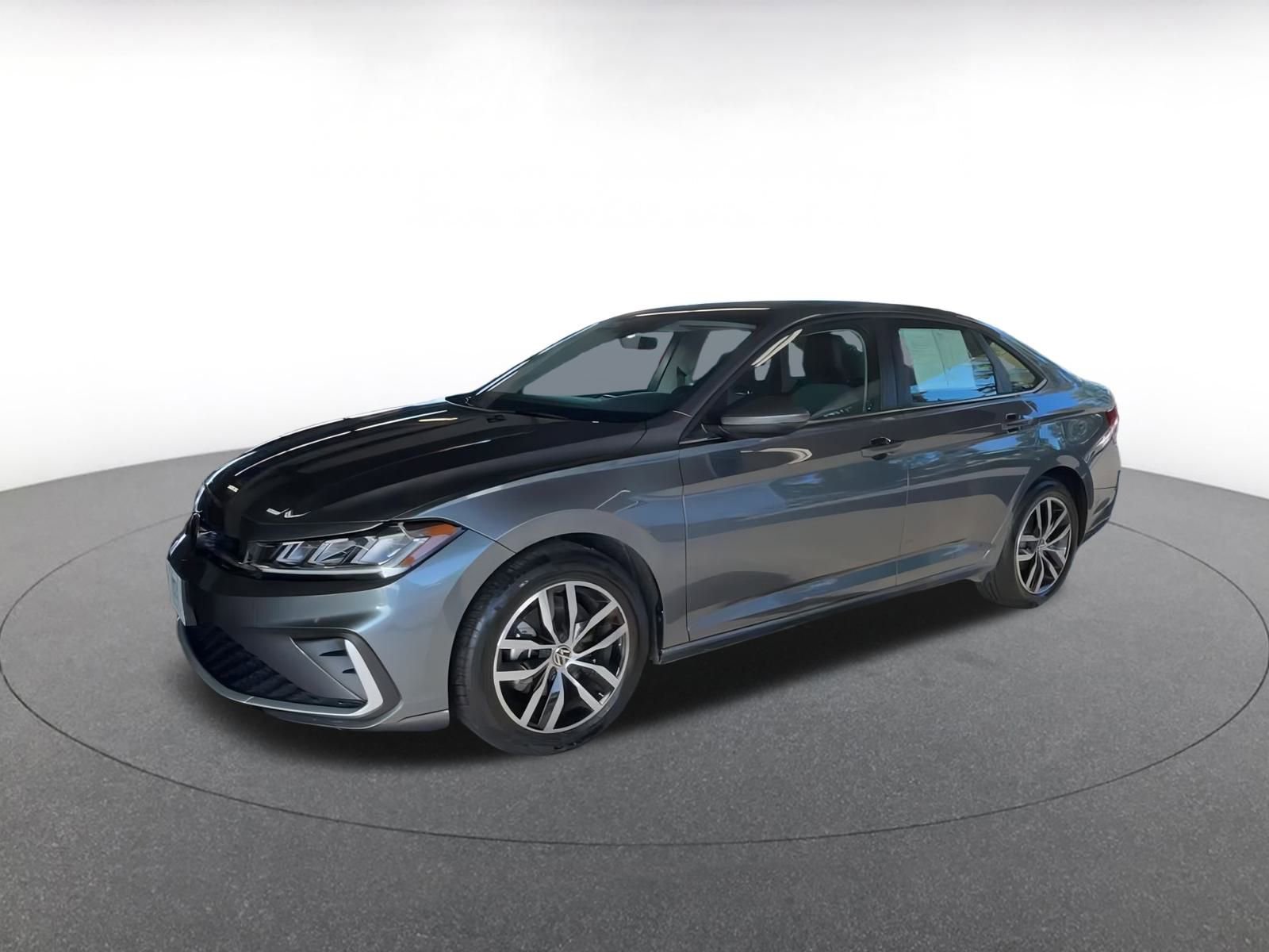 Thumbnail: 2025 Volkswagen Jetta - 4