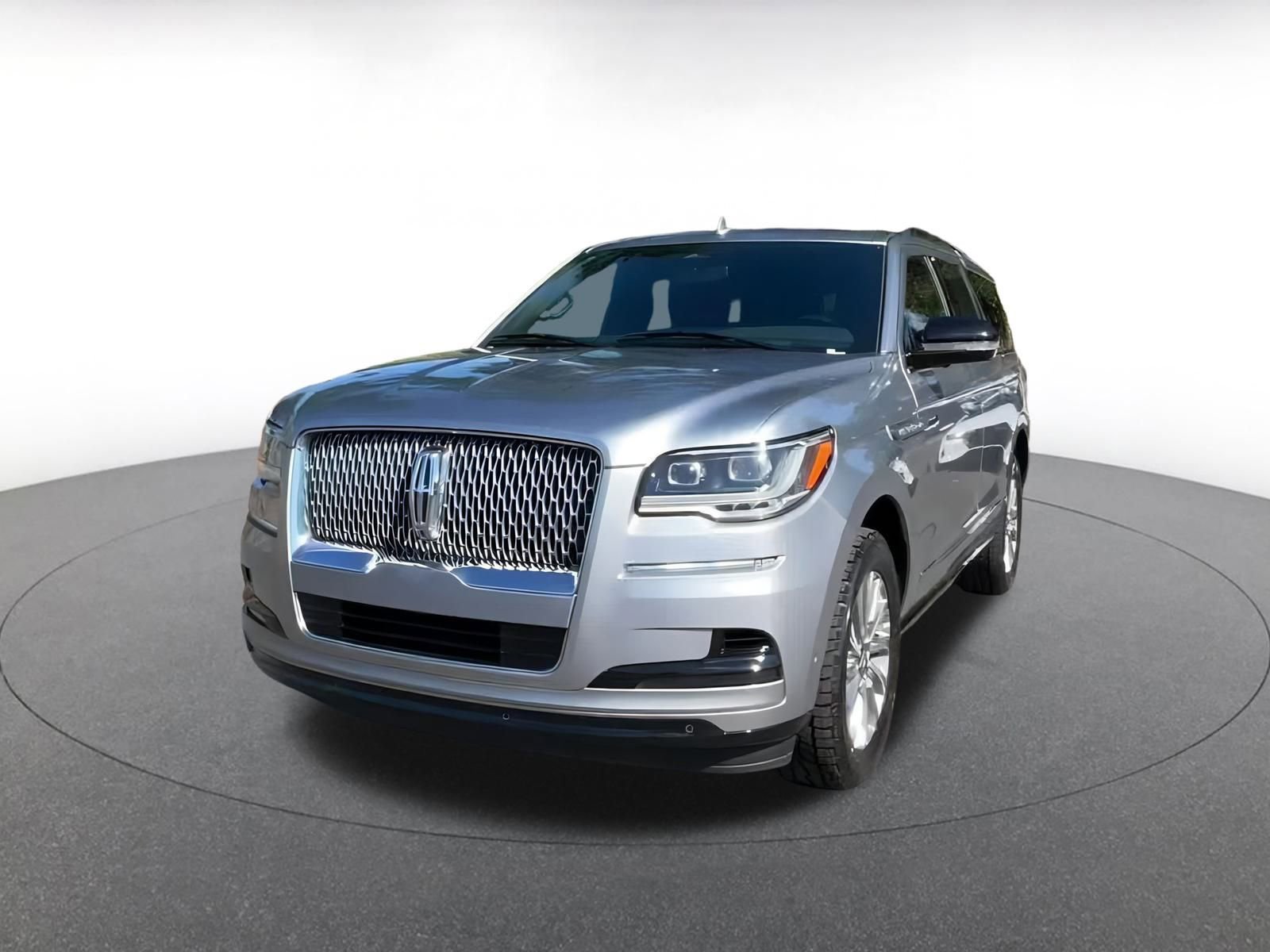 Thumbnail: 2023 Lincoln Navigator - 6