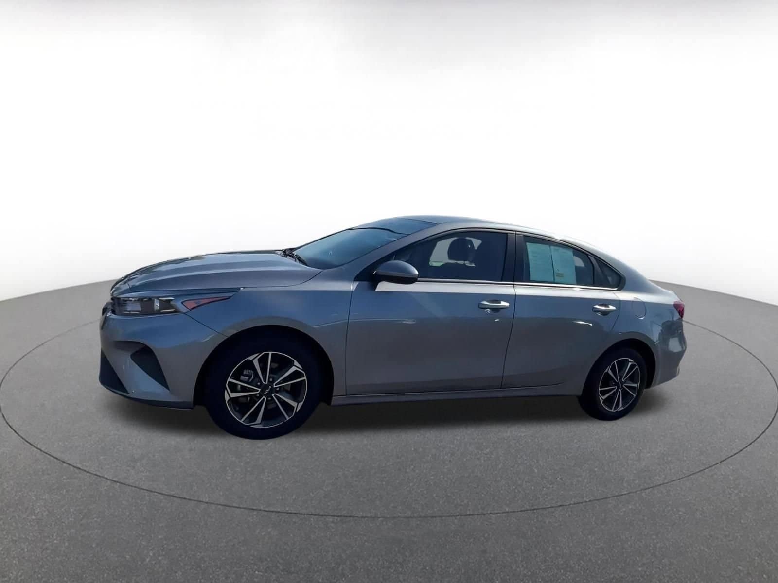 Thumbnail: 2024 Kia Forte - 8