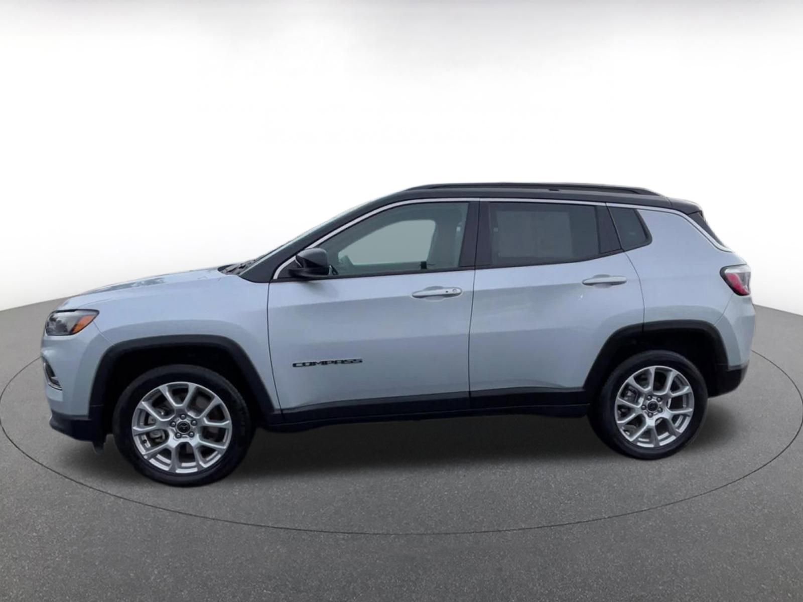 Thumbnail: 2025 Jeep Compass - 9