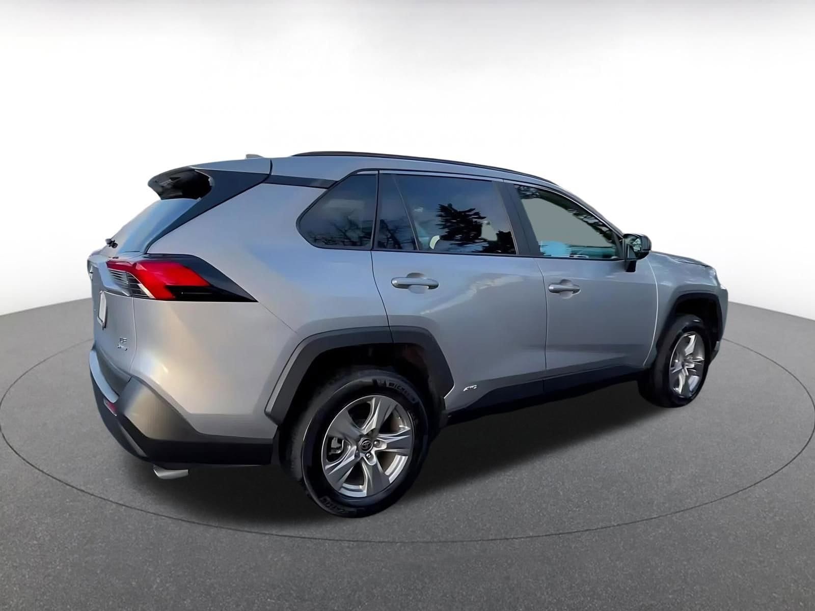 Thumbnail: 2025 Toyota RAV4 - 14