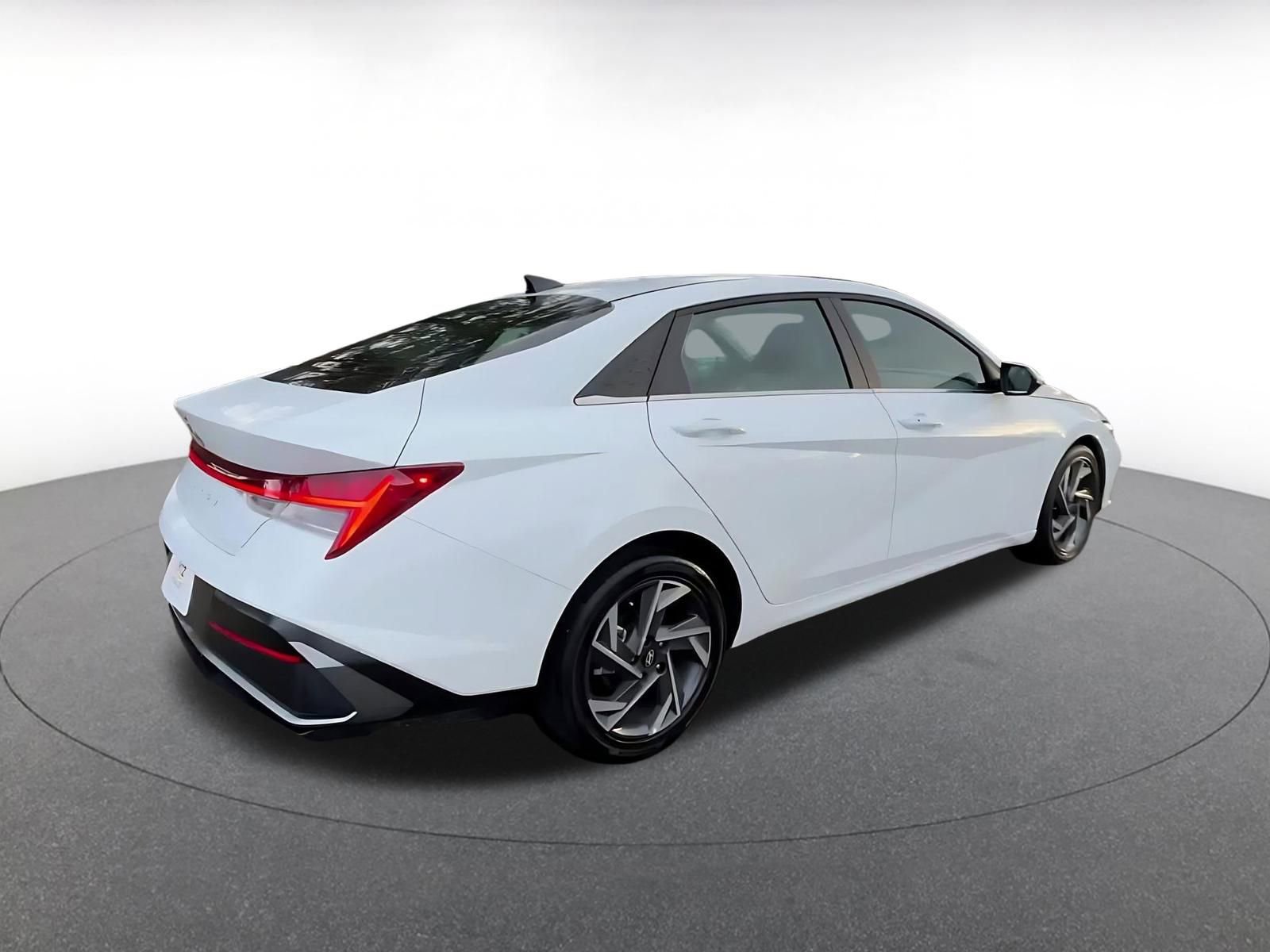 Thumbnail: 2025 Hyundai Elantra - 14