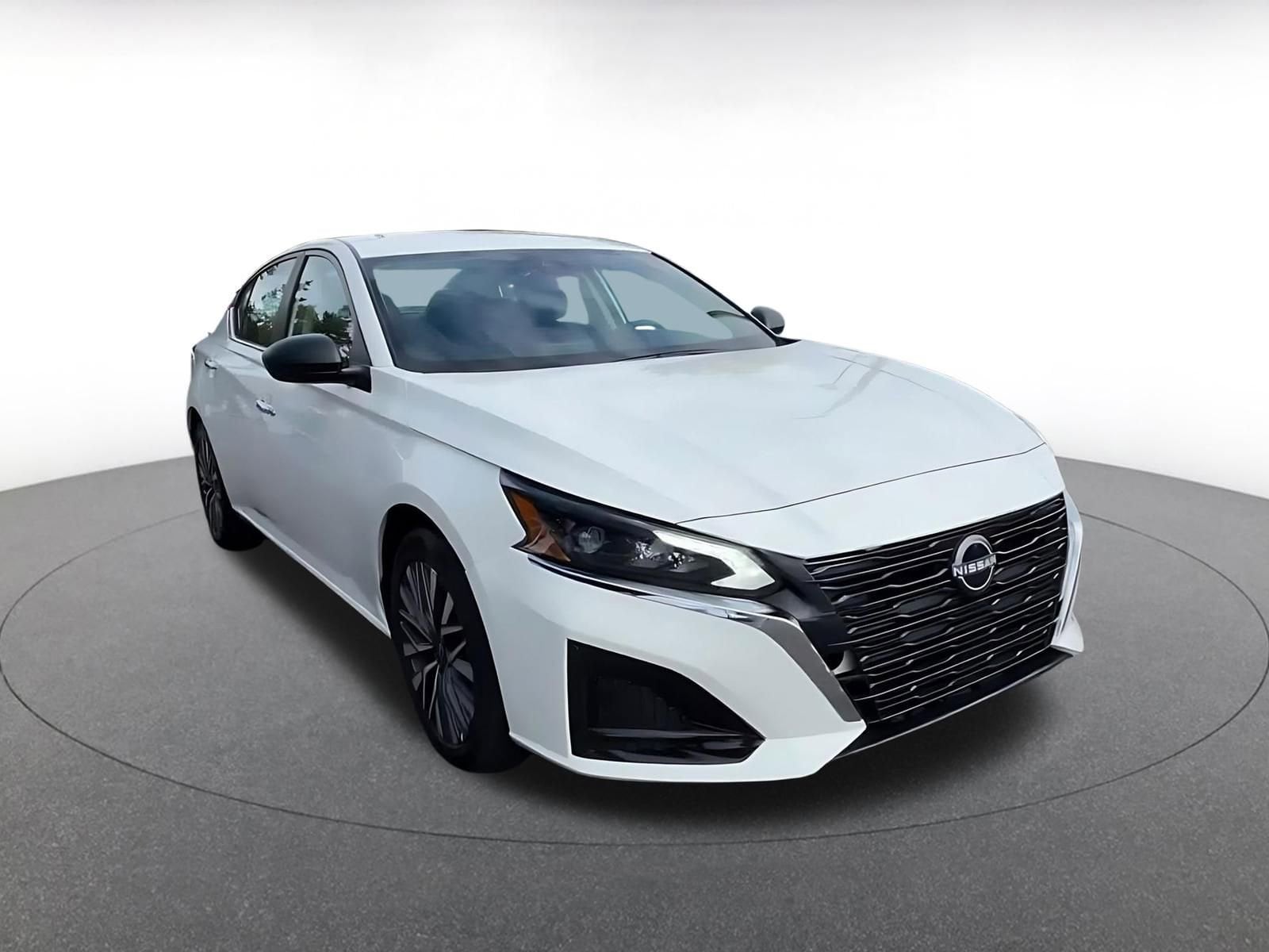 Thumbnail: 2025 Nissan Altima - 3