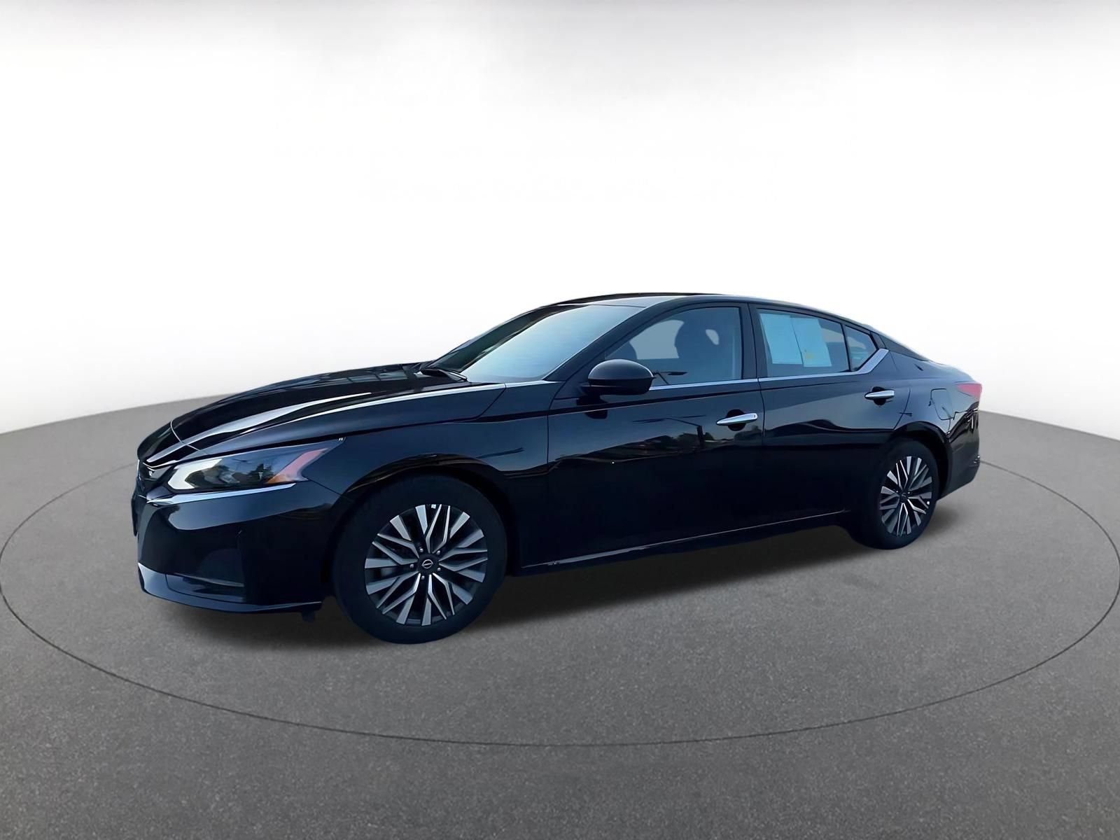 Thumbnail: 2025 Nissan Altima - 8