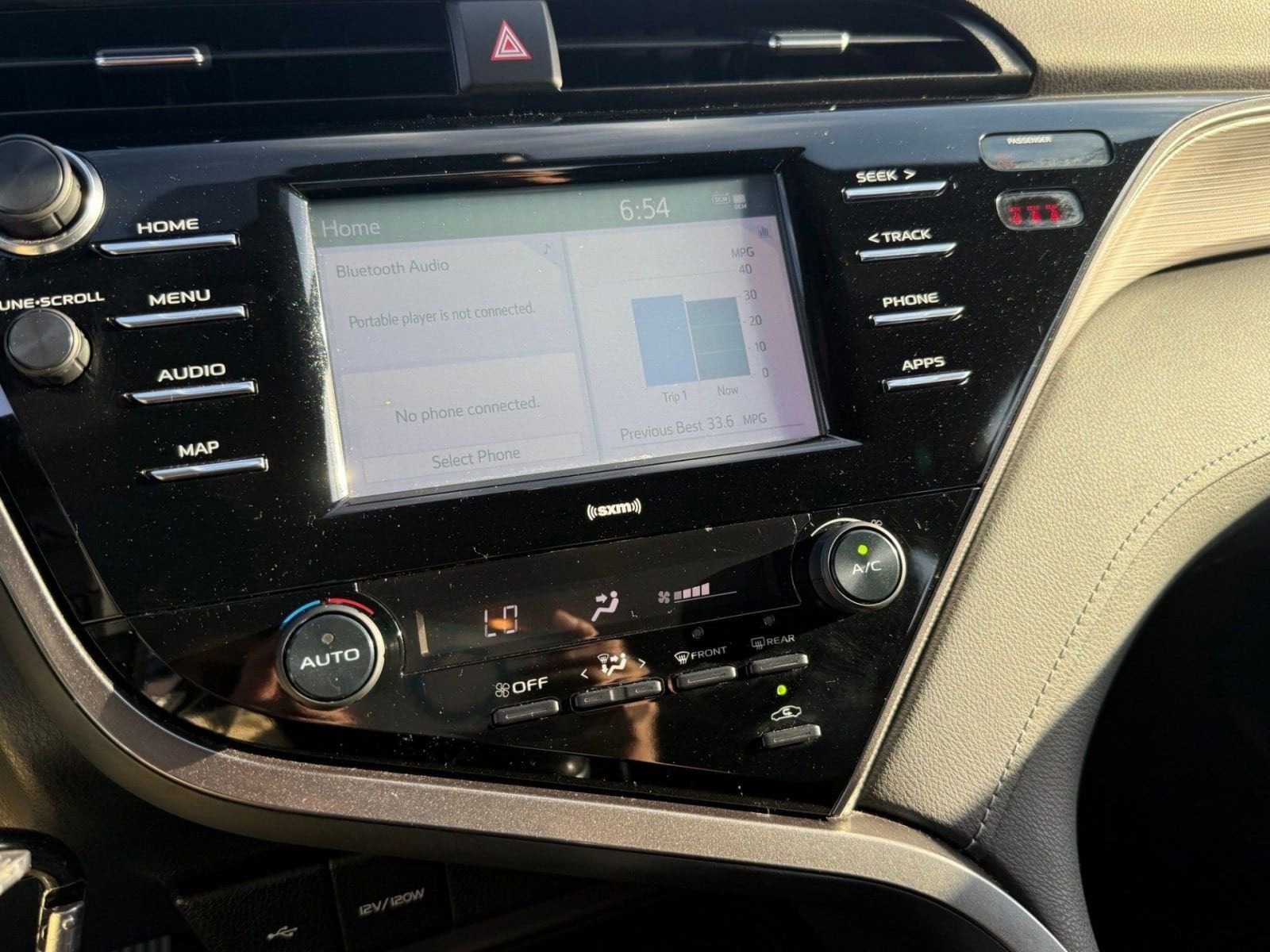 Thumbnail: 2020 Toyota Camry - 30