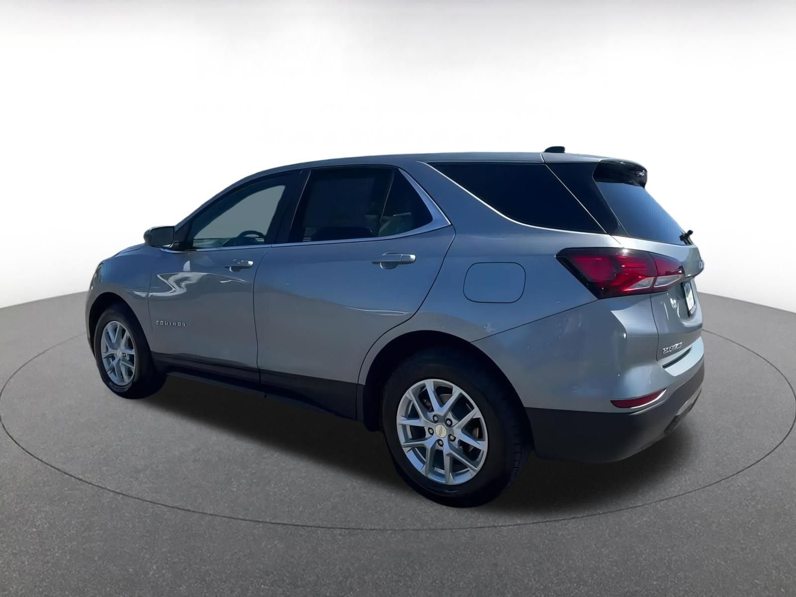 Thumbnail: 2023 Chevrolet Equinox - 10