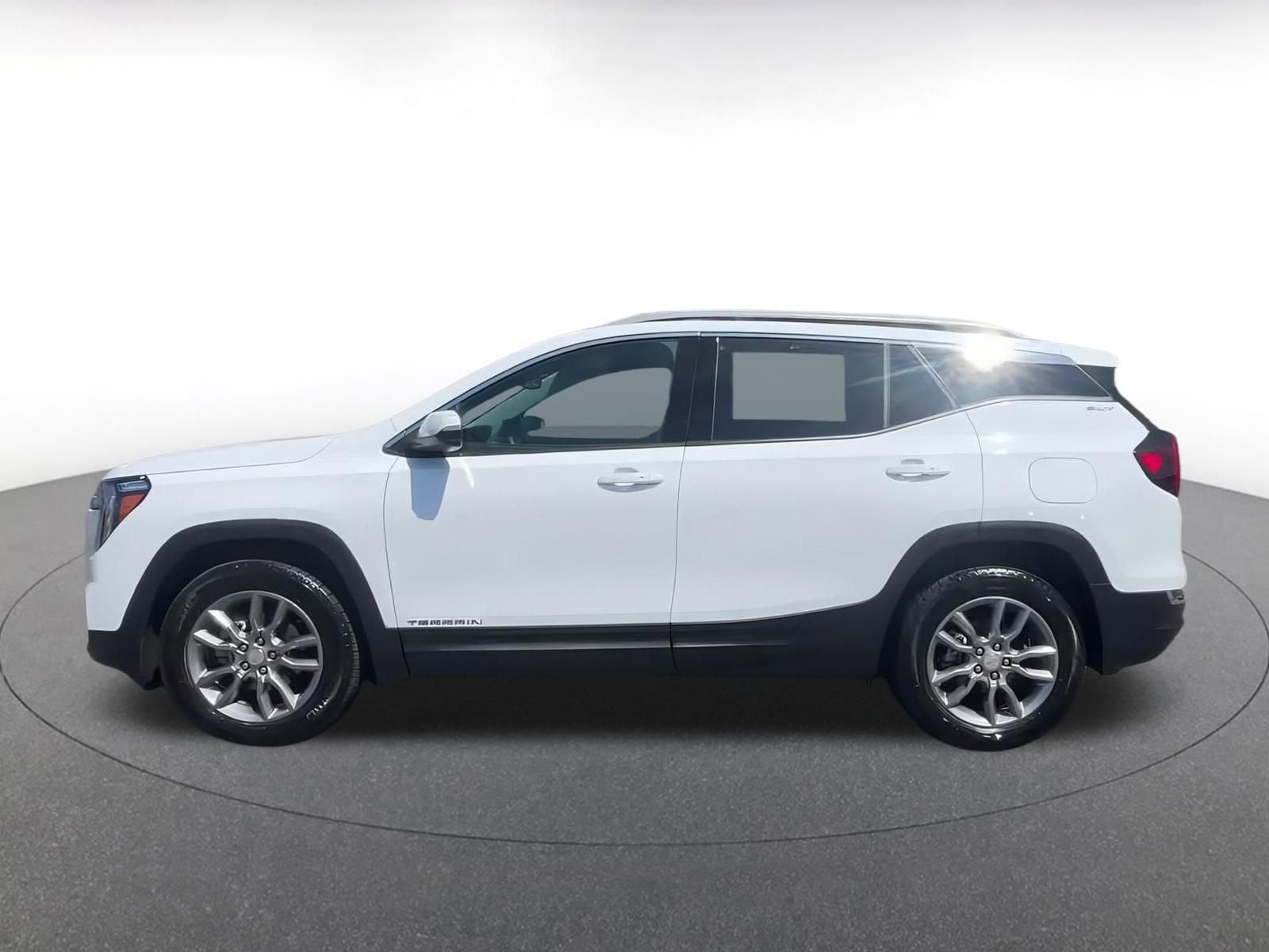 2024 GMC Terrain SLT 8