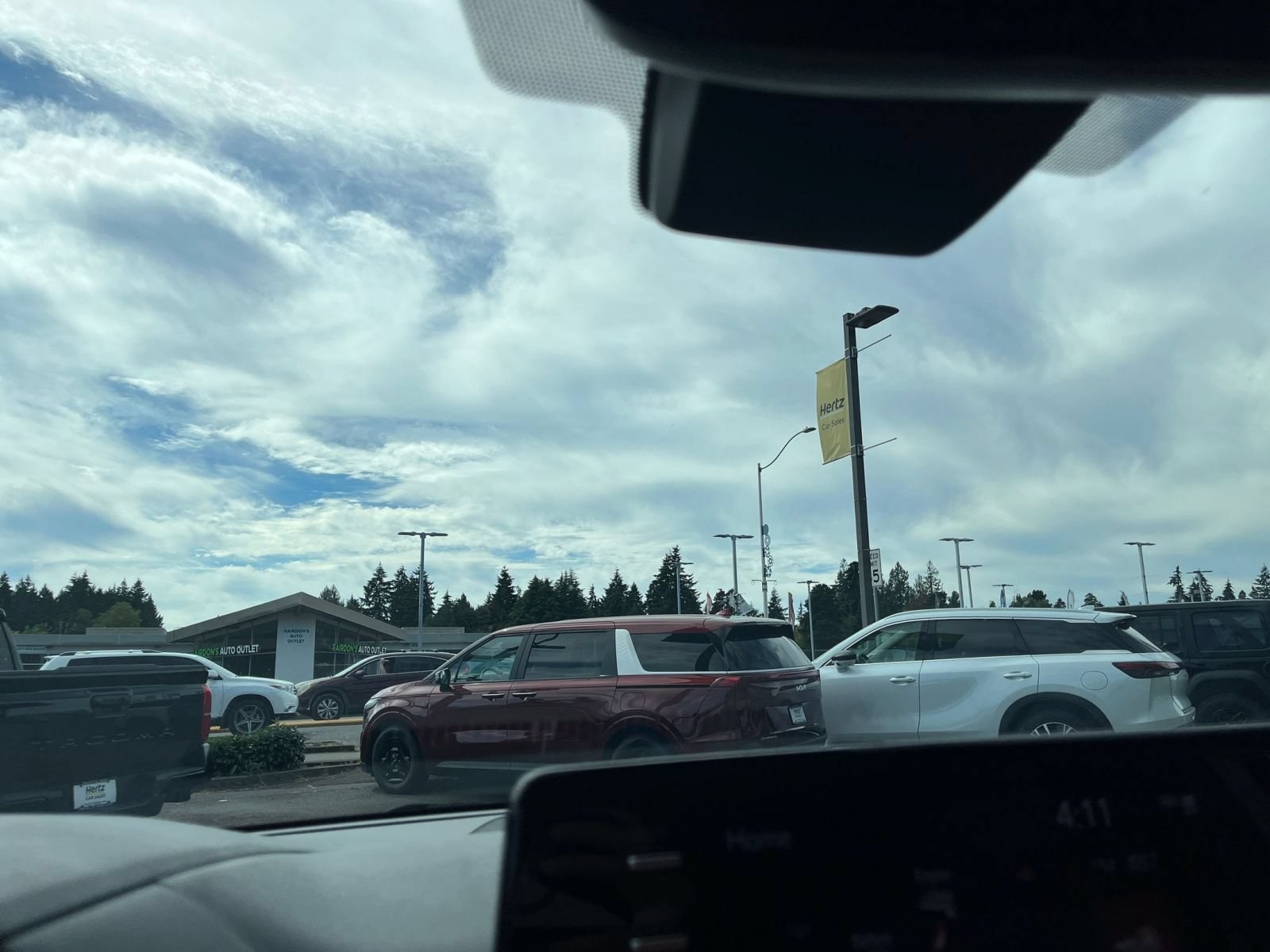 Thumbnail: 2023 Toyota Sienna - 17