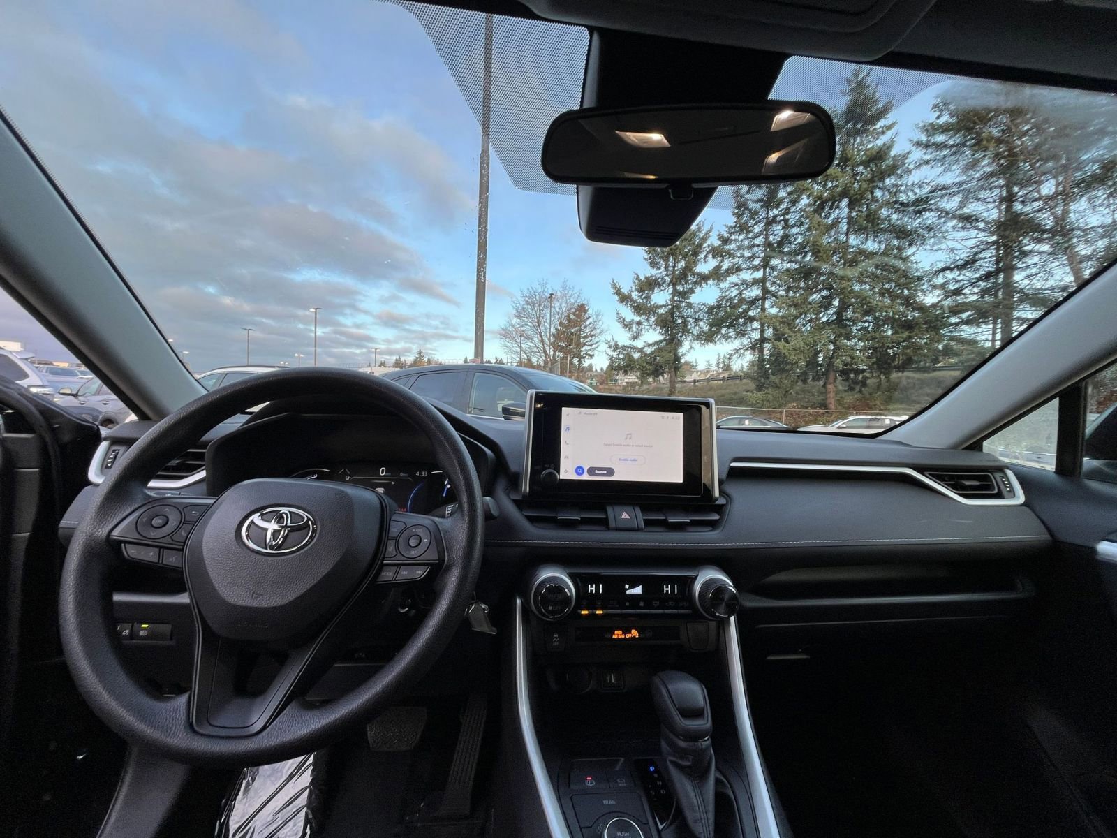 Thumbnail: 2025 Toyota RAV4 - 33