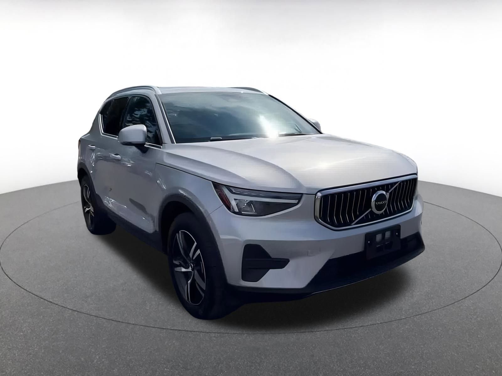Thumbnail: 2024 Volvo XC40 - 3