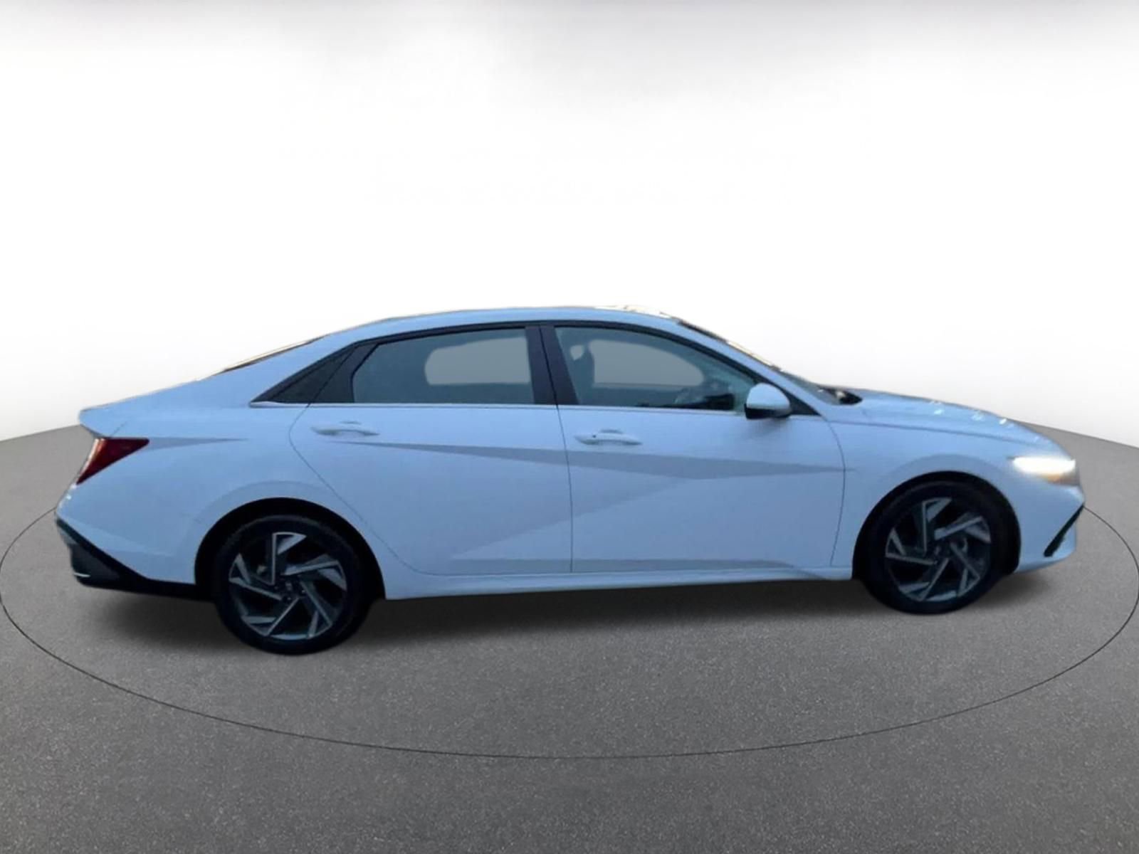 Thumbnail: 2025 Hyundai Elantra - 17