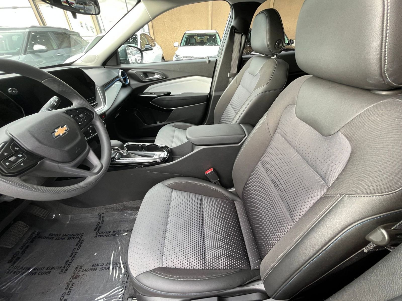 Thumbnail: 2025 Chevrolet Trax - 28