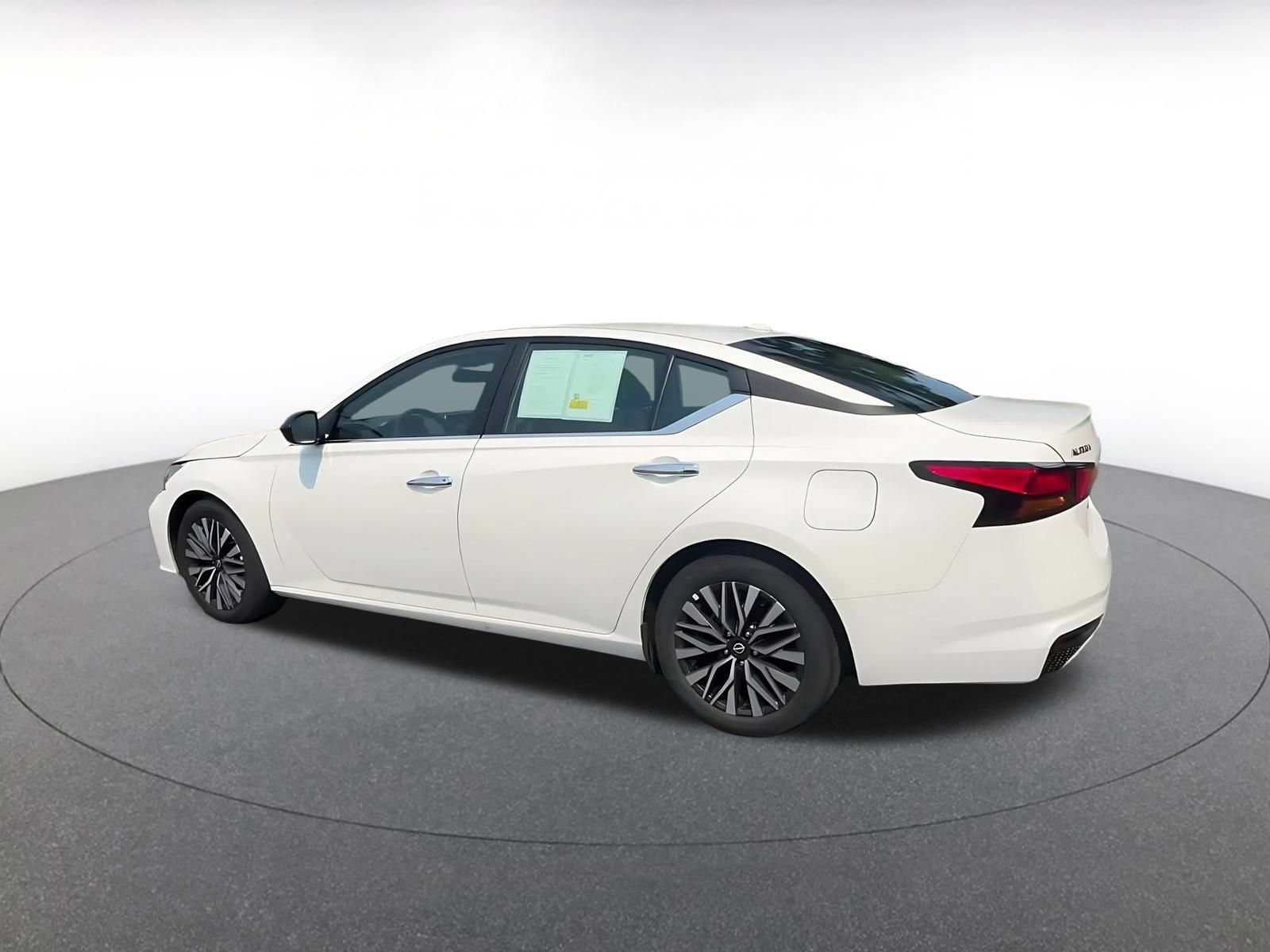 Thumbnail: 2025 Nissan Altima - 10