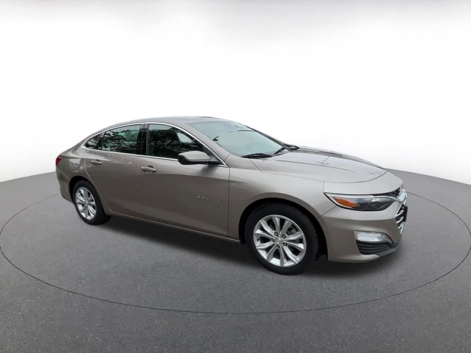 Thumbnail: 2023 Chevrolet Malibu - 2