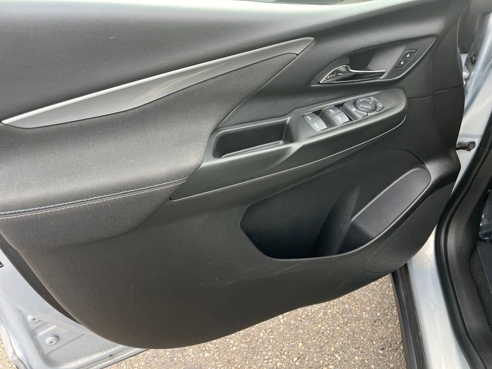 Thumbnail: 2023 Chevrolet Bolt EV - 23