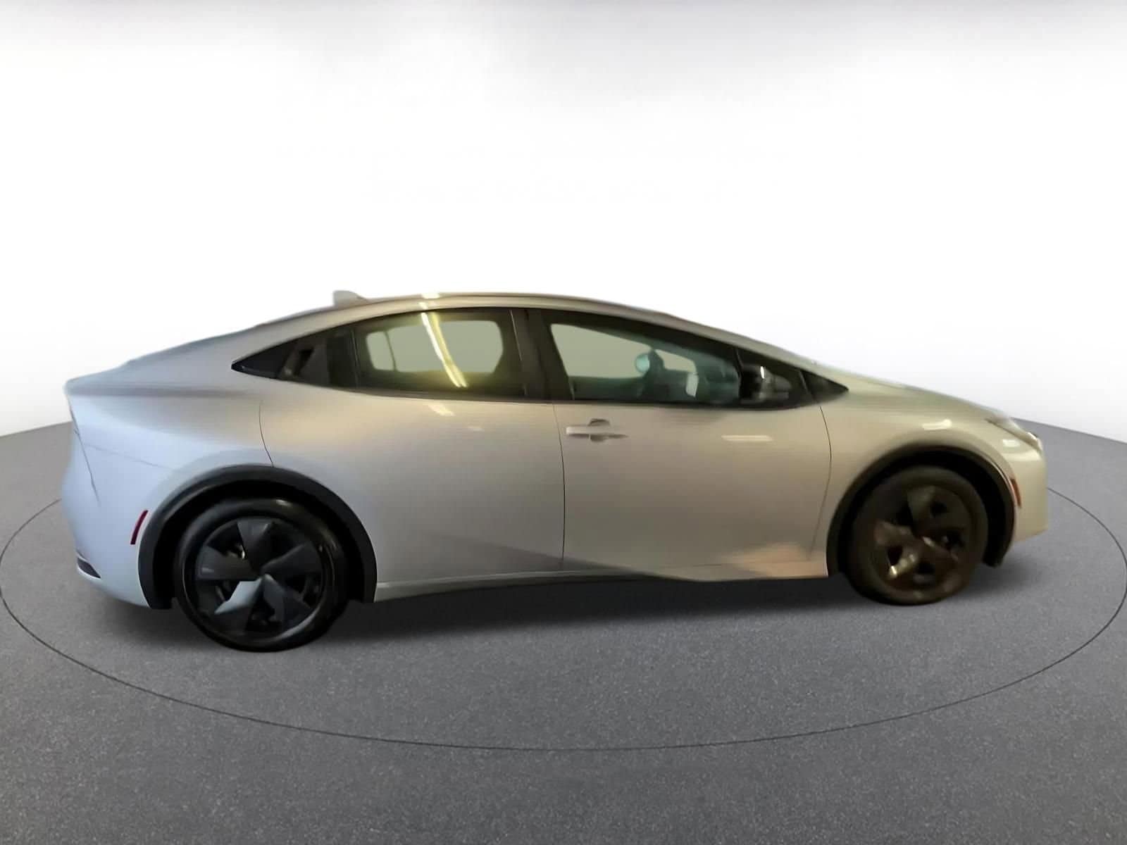 Thumbnail: 2025 Toyota Prius - 16