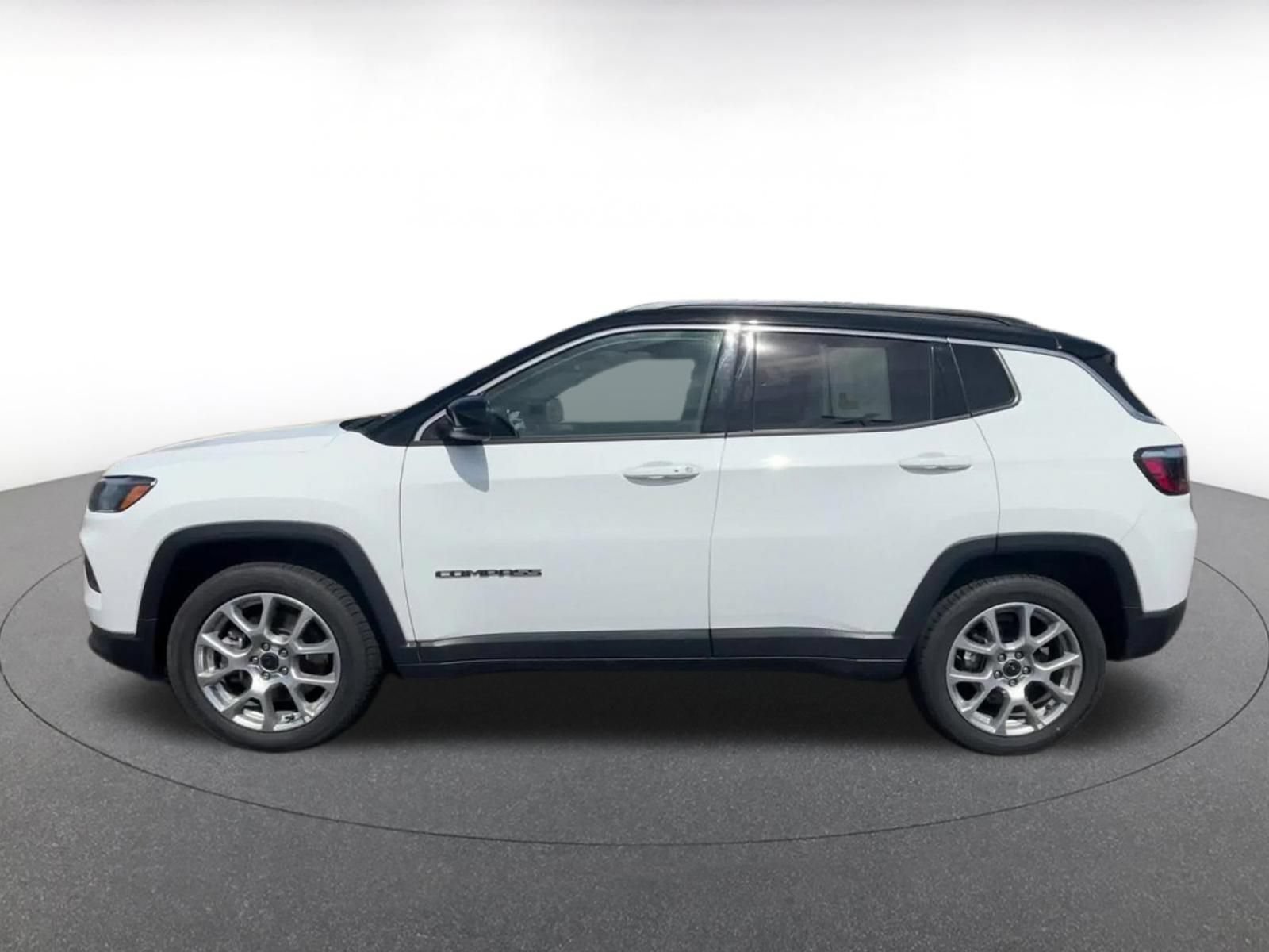 Thumbnail: 2025 Jeep Compass - 9