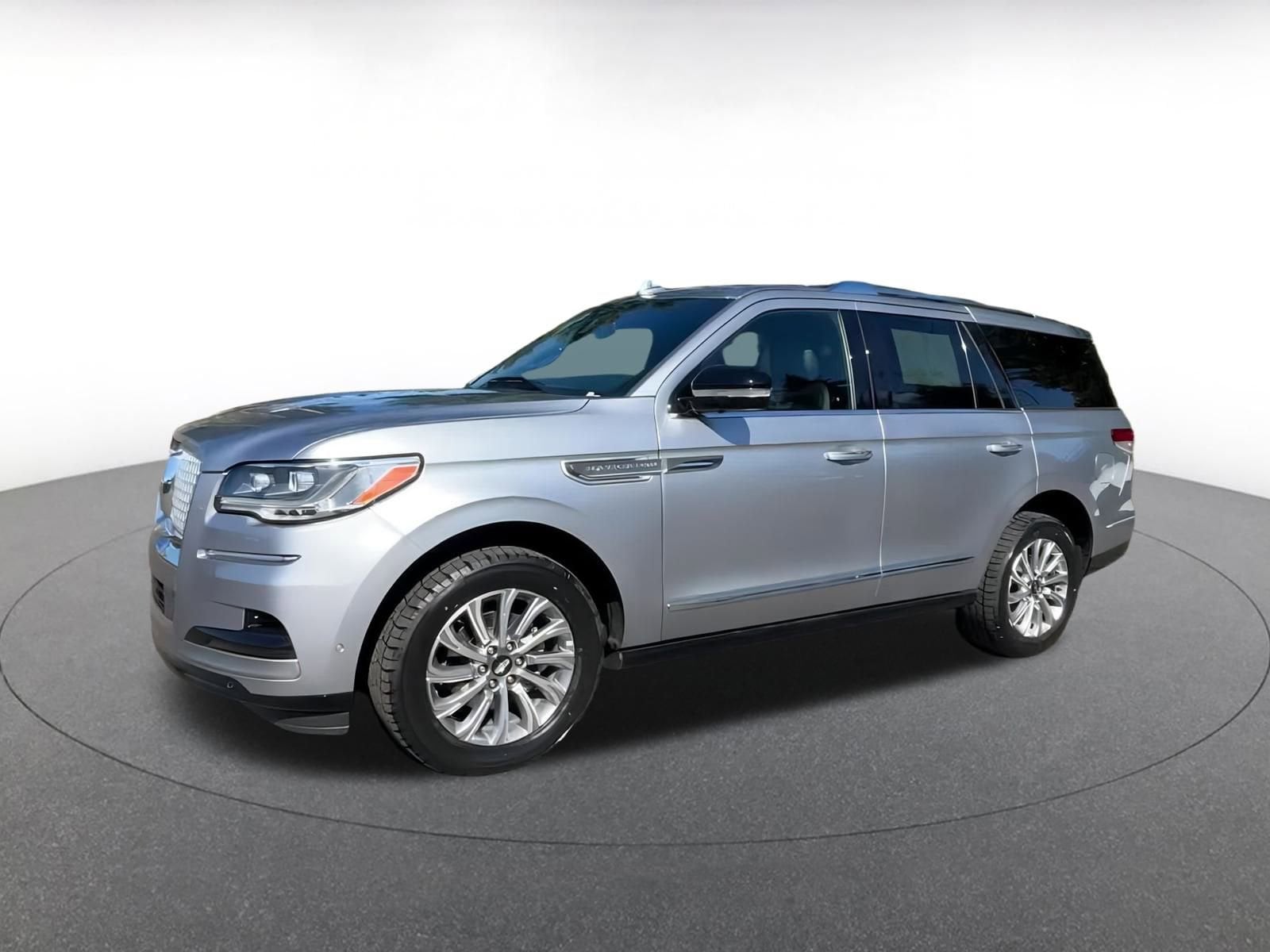 Thumbnail: 2023 Lincoln Navigator - 7