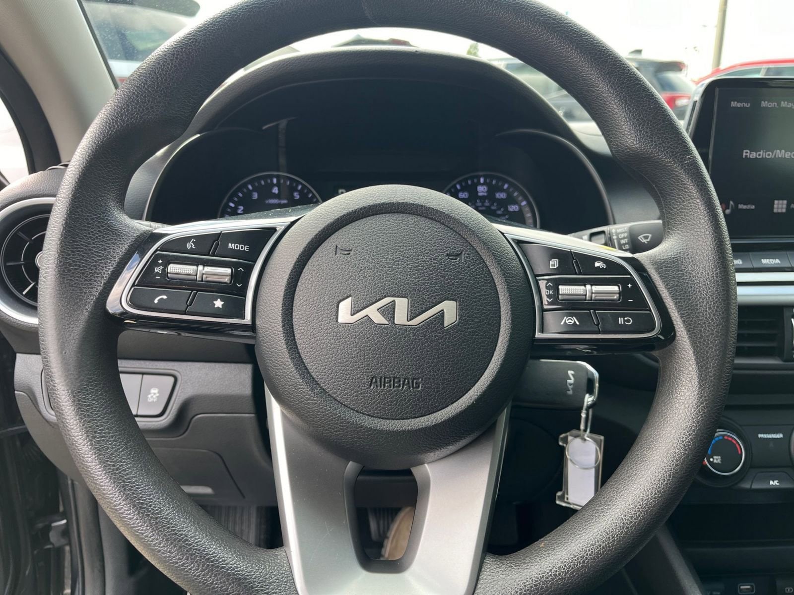 Thumbnail: 2024 Kia Forte - 28