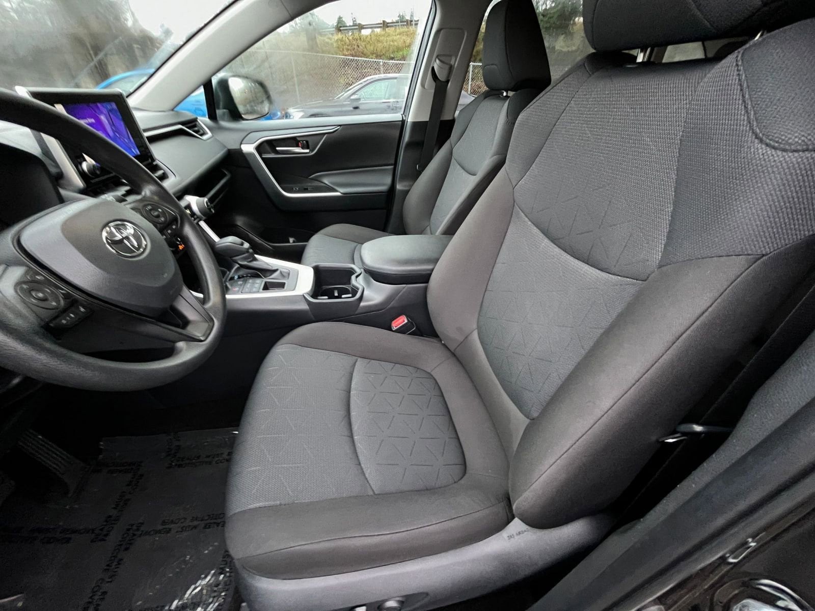 Thumbnail: 2025 Toyota RAV4 - 28