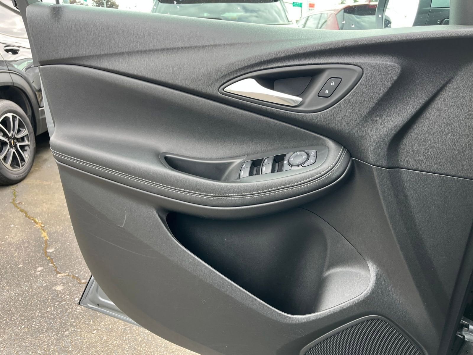 Thumbnail: 2025 Buick Encore GX - 18