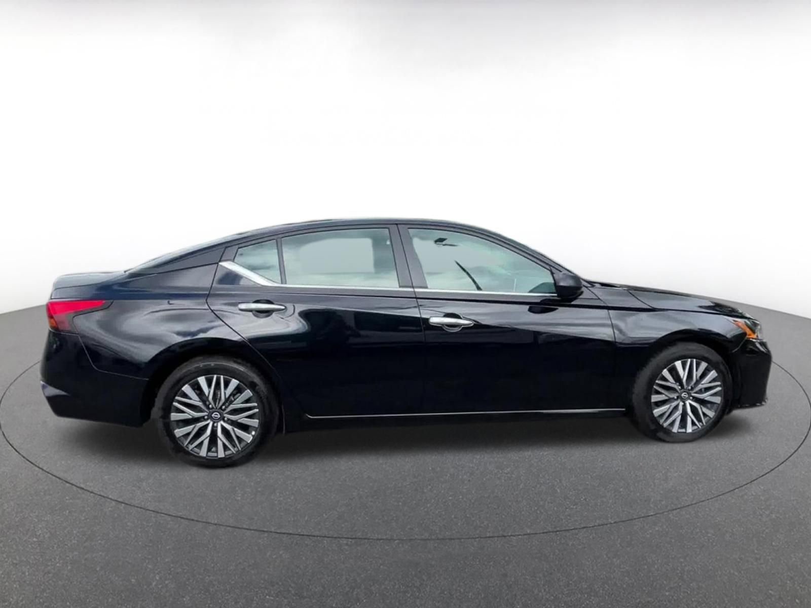 Thumbnail: 2025 Nissan Altima - 16