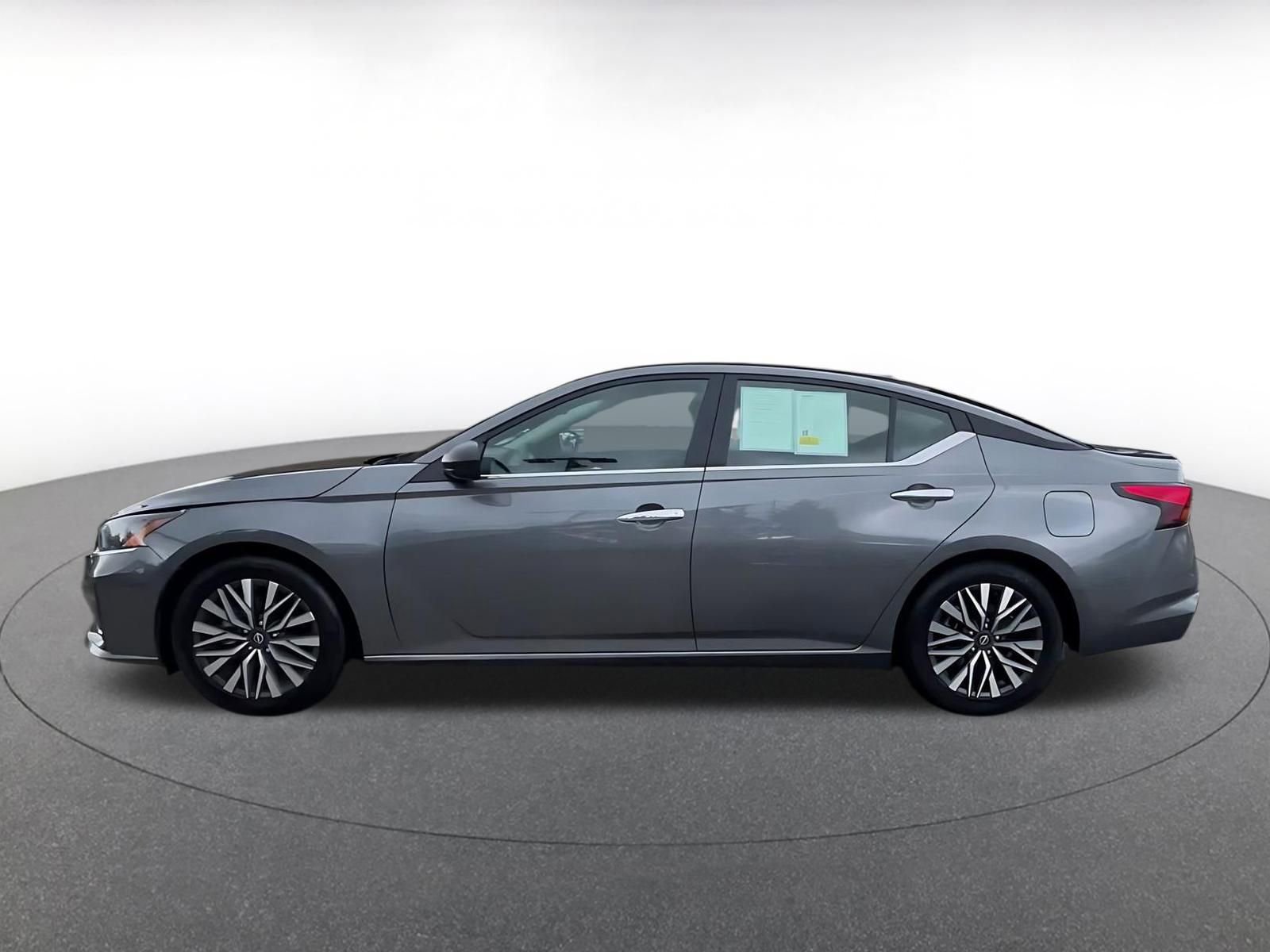 Thumbnail: 2025 Nissan Altima - 9