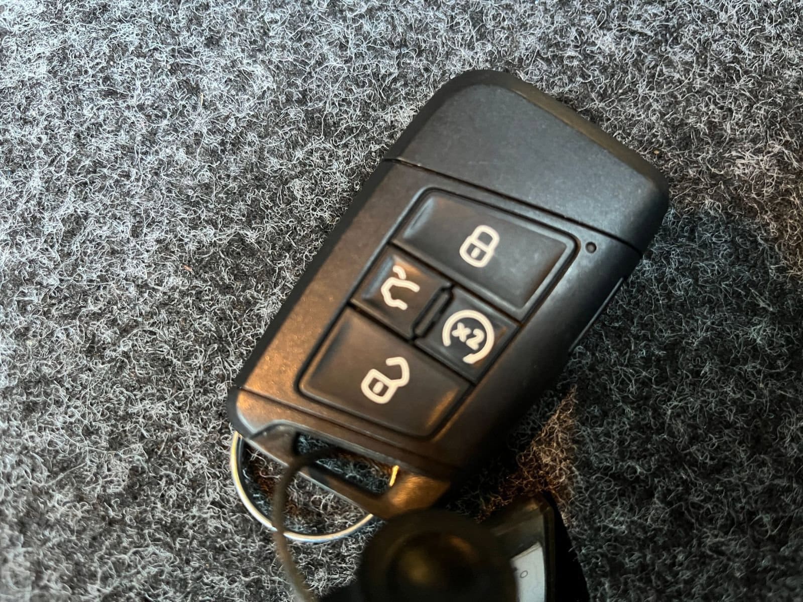 Thumbnail: 2025 Volkswagen Jetta - 25