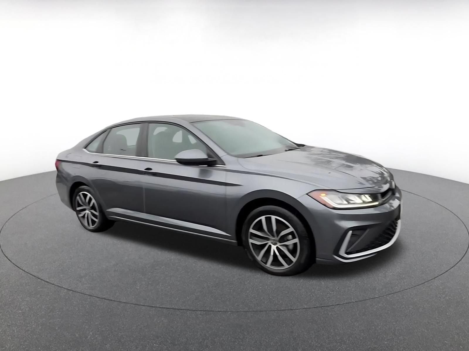 Thumbnail: 2025 Volkswagen Jetta - 2