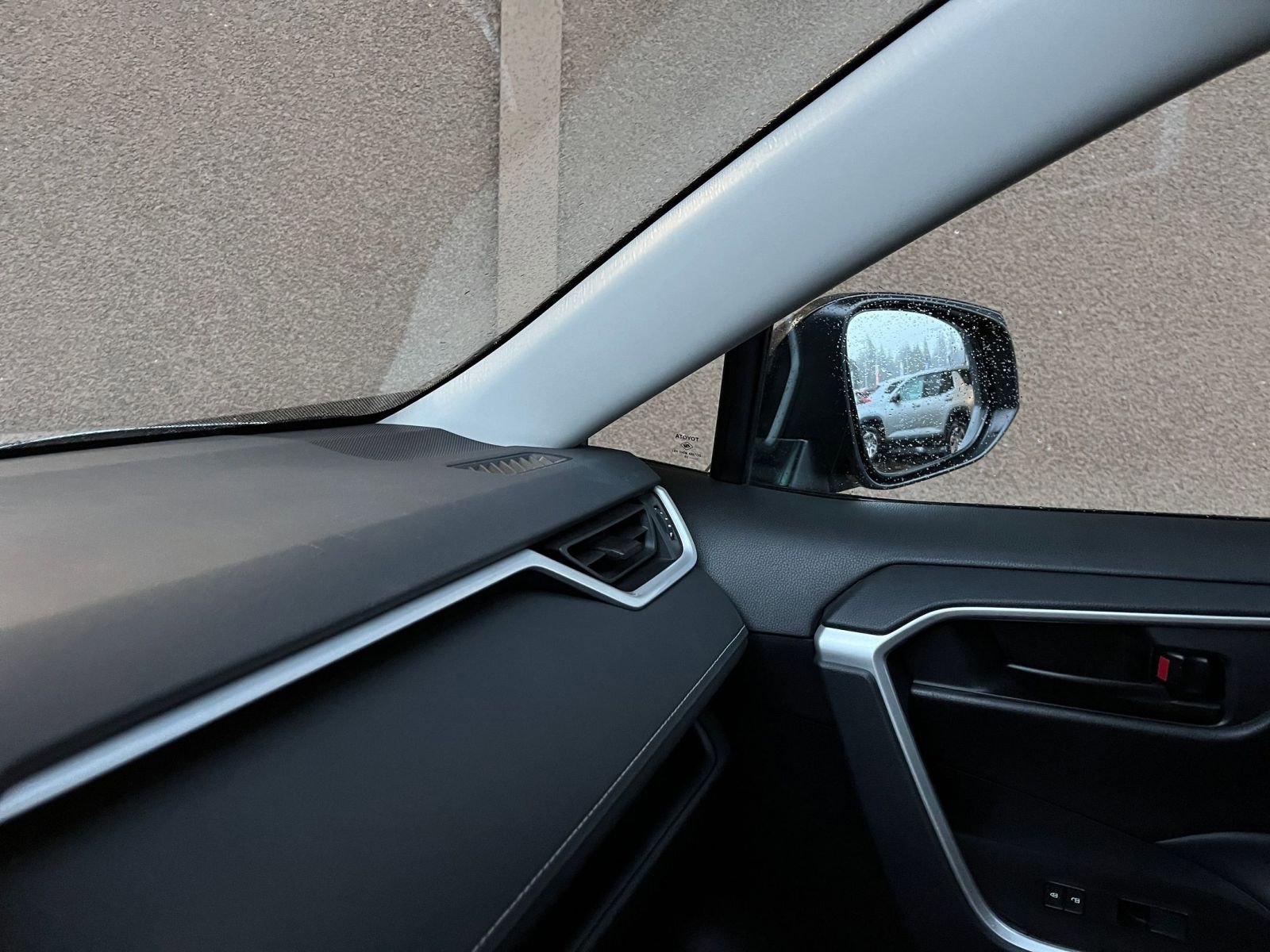 Thumbnail: 2025 Toyota RAV4 - 35