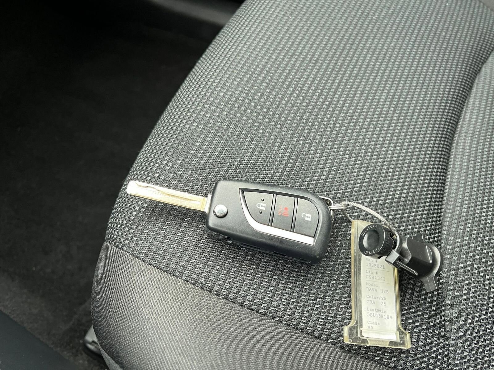 Thumbnail: 2025 Toyota RAV4 - 21