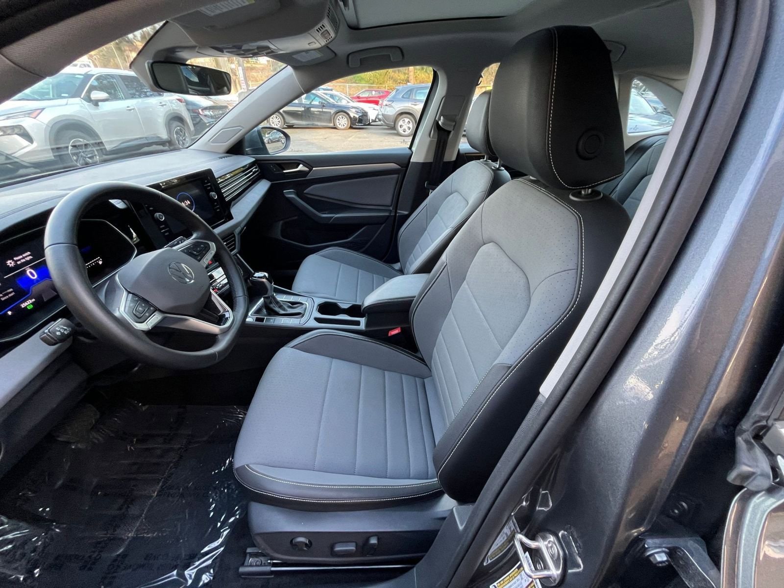 Thumbnail: 2025 Volkswagen Jetta - 28