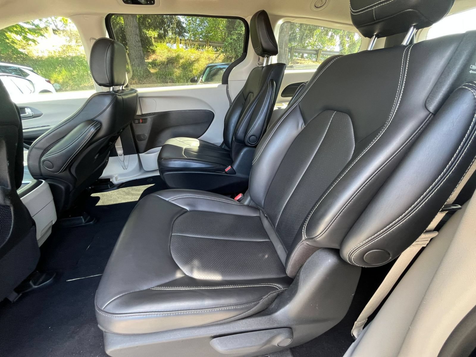 Thumbnail: 2023 Chrysler Pacifica - 28
