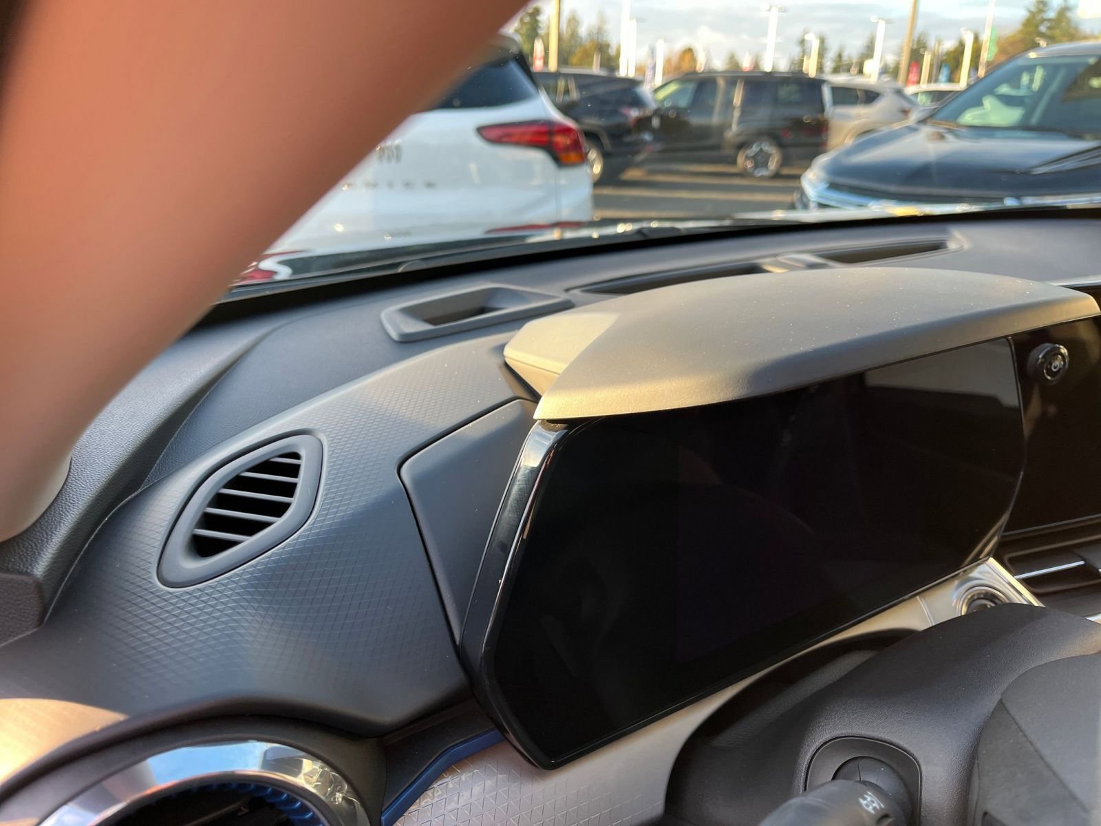 Thumbnail: 2025 Chevrolet Trax - 34