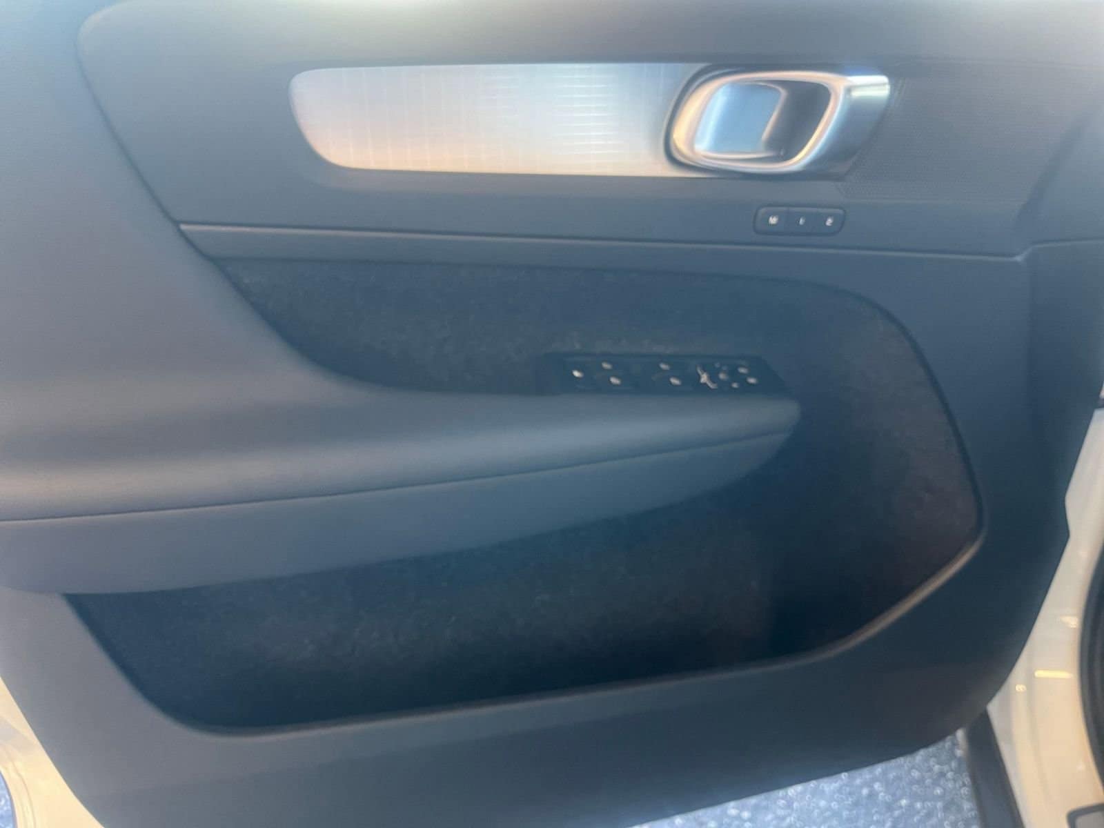 Thumbnail: 2024 Volvo XC40 - 20