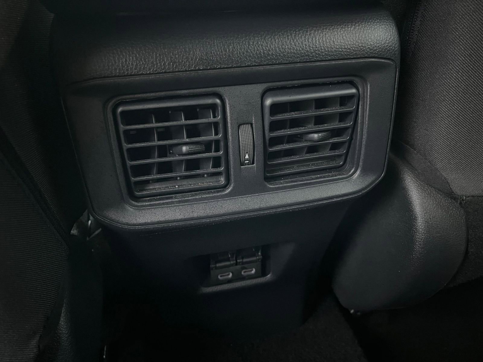 Thumbnail: 2025 Toyota RAV4 - 25