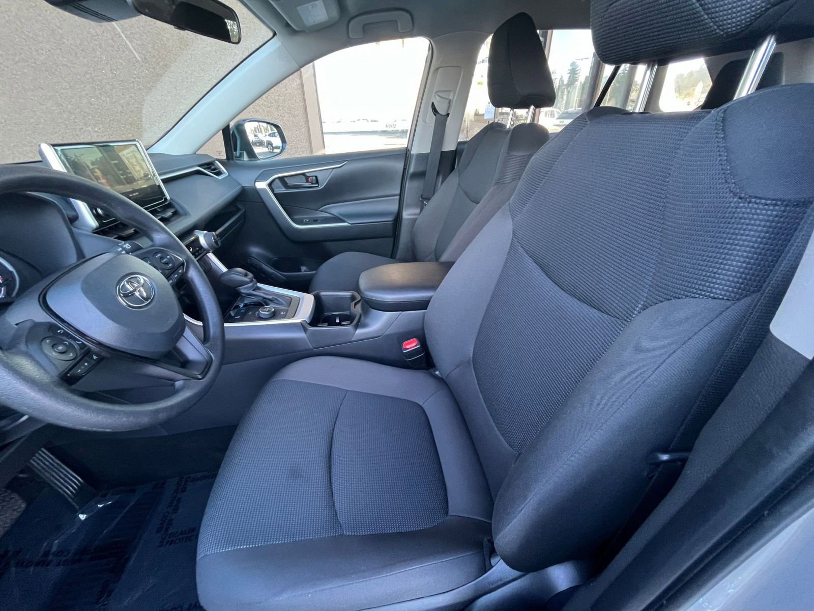 Thumbnail: 2025 Toyota RAV4 - 27