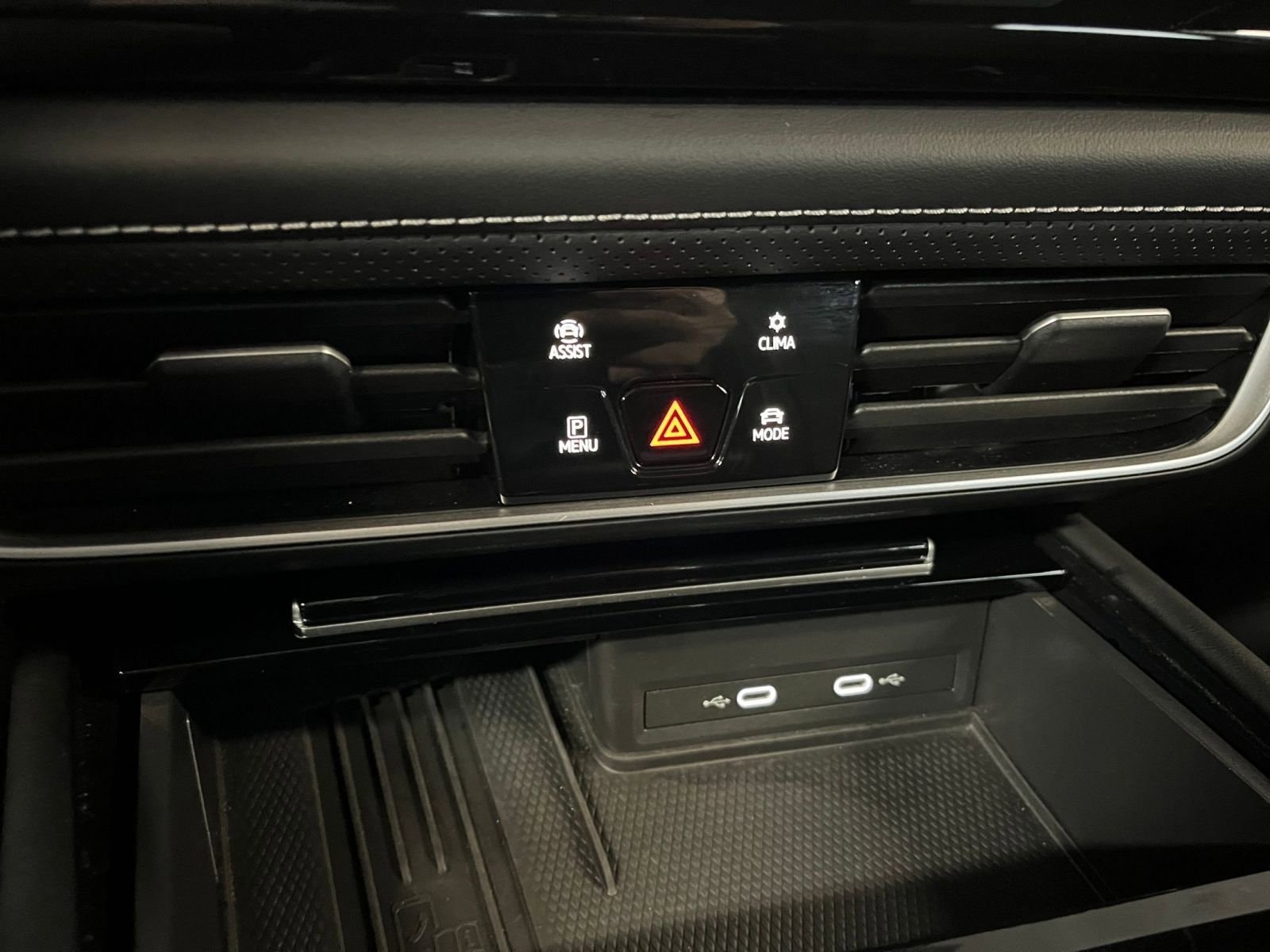 Thumbnail: 2025 Volkswagen Atlas - 24