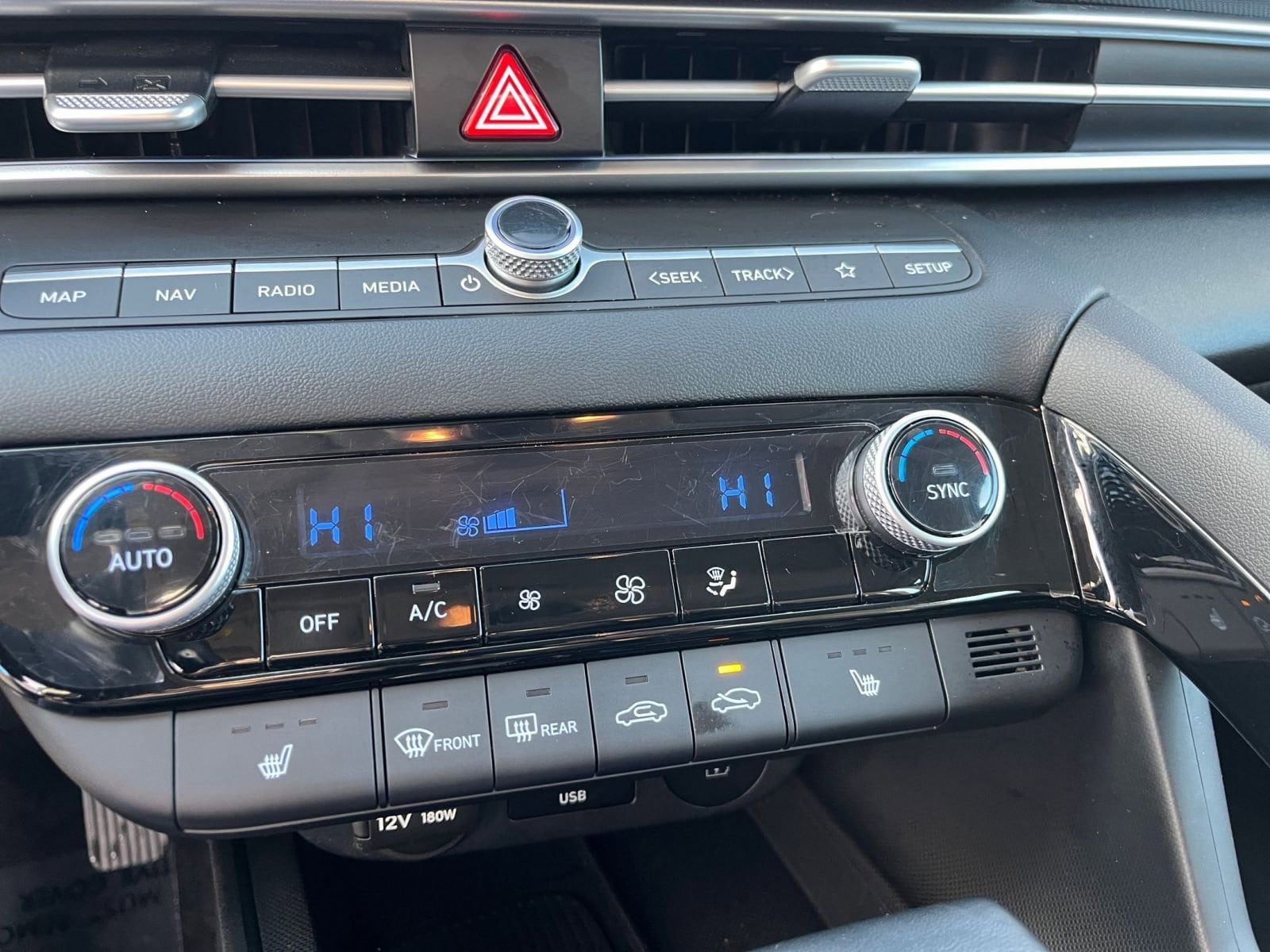 Thumbnail: 2025 Hyundai Elantra - 24