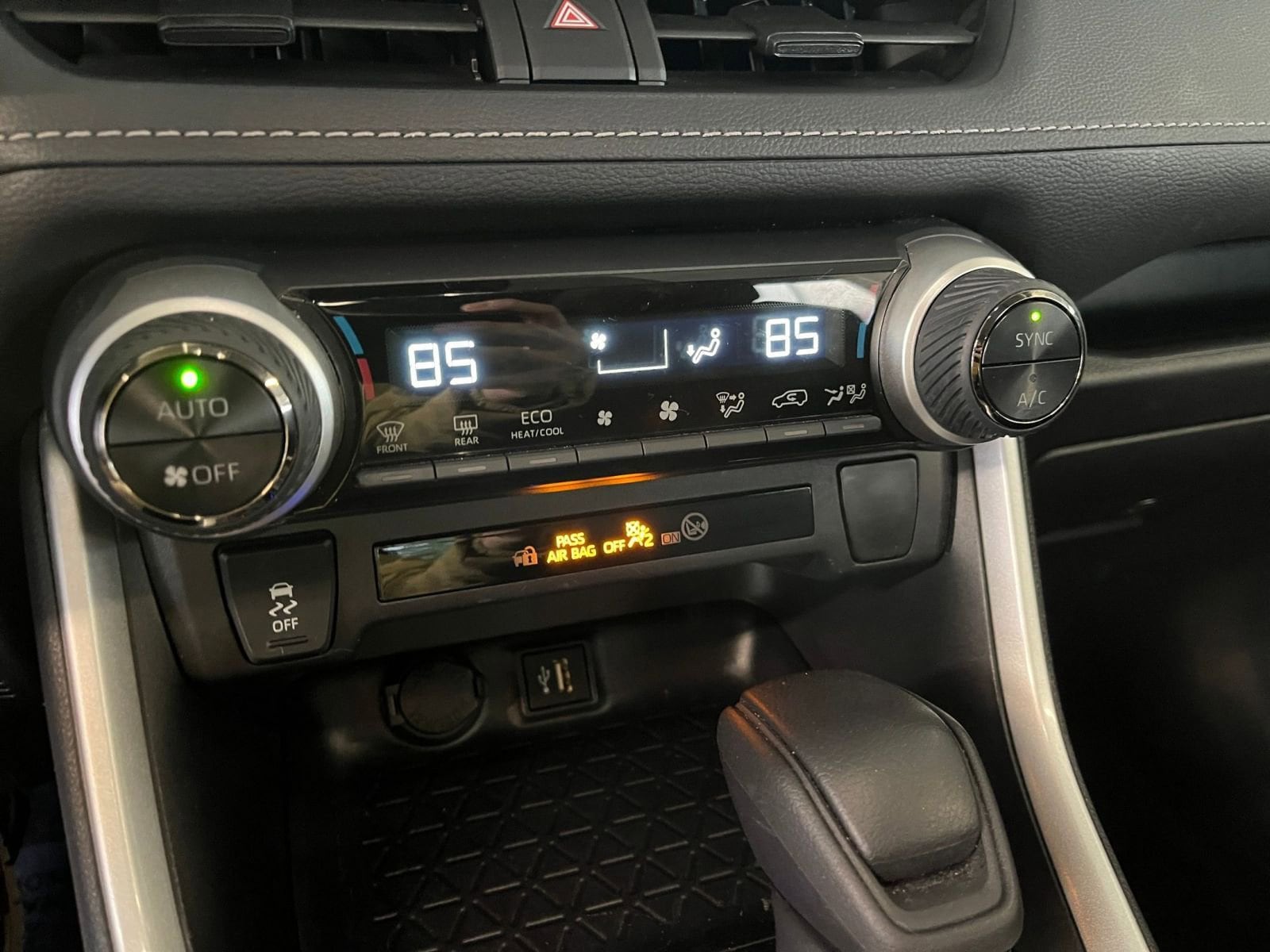 Thumbnail: 2025 Toyota RAV4 - 24