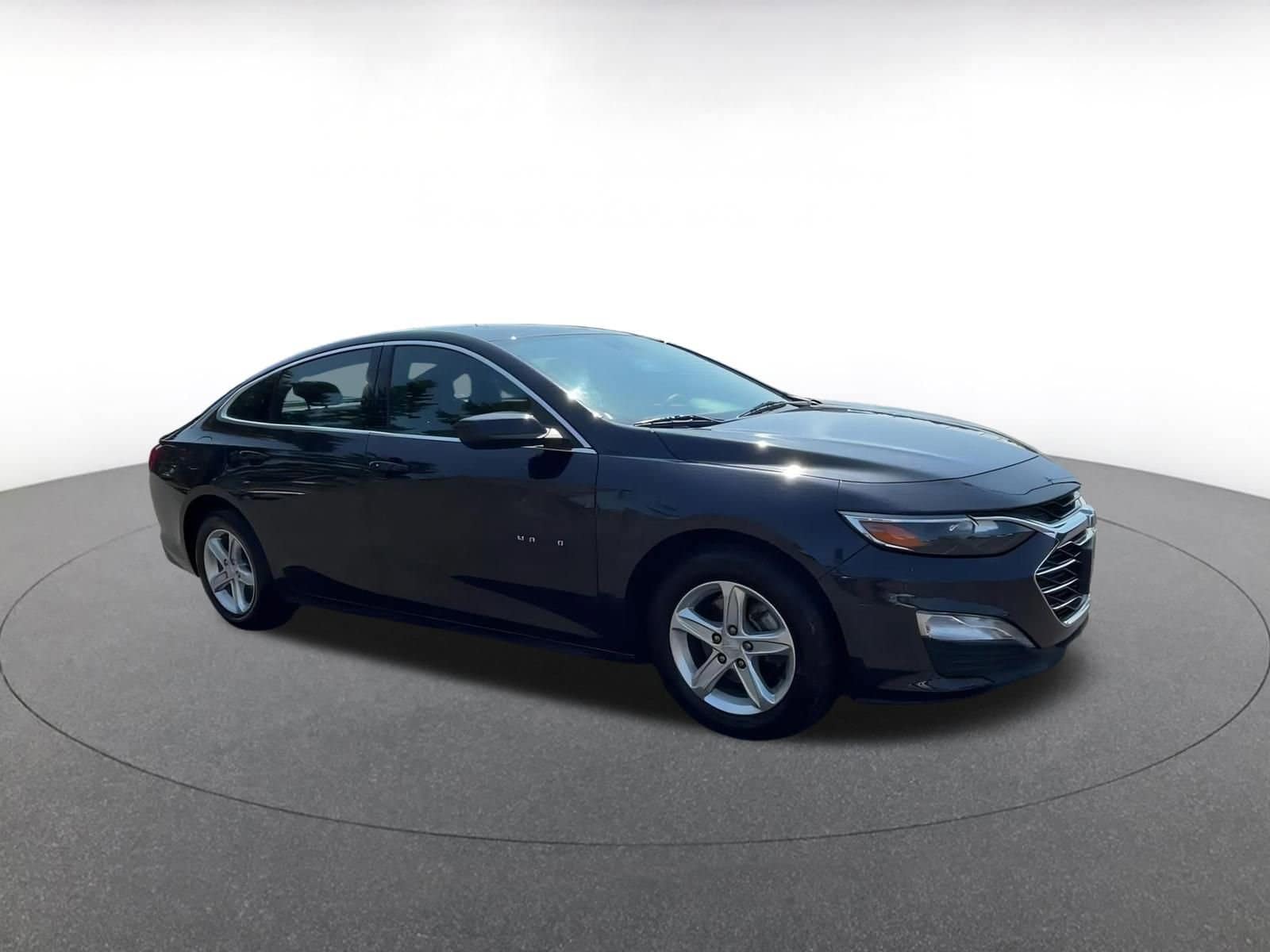 Thumbnail: 2023 Chevrolet Malibu - 2