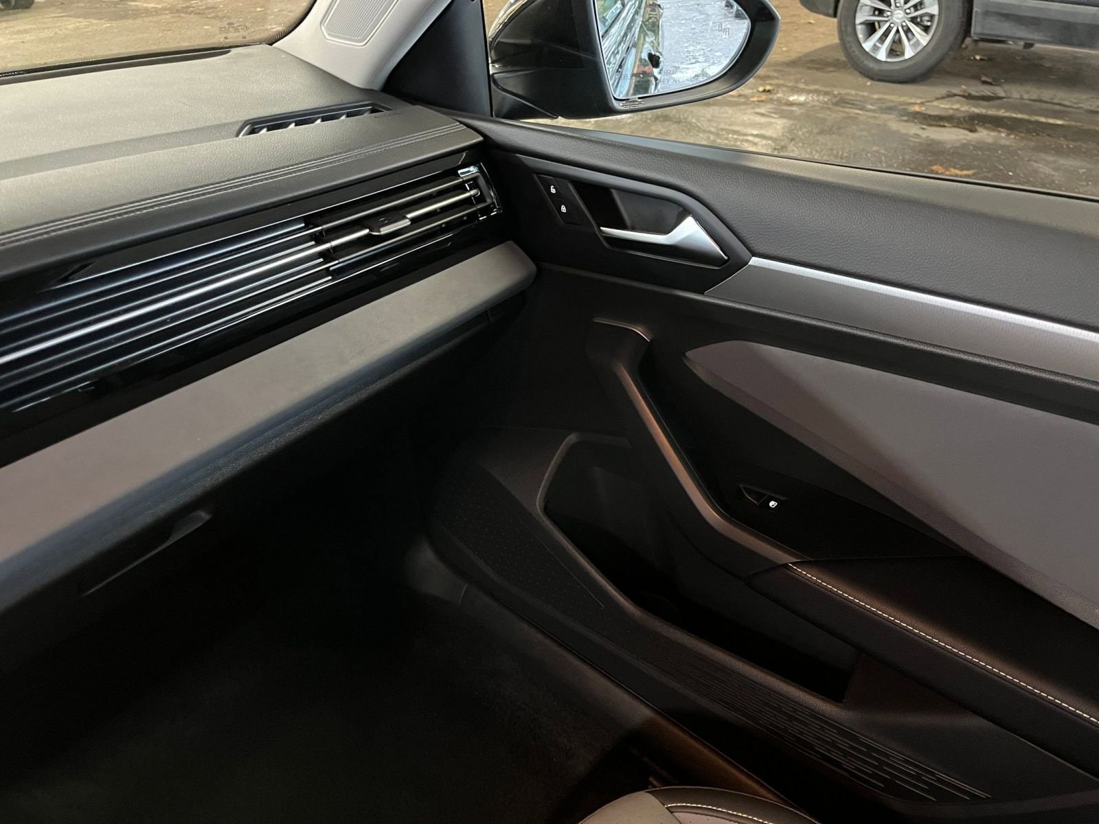 Thumbnail: 2025 Volkswagen Jetta - 35