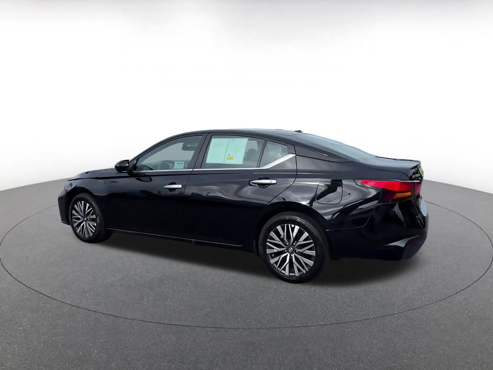 Thumbnail: 2025 Nissan Altima - 10