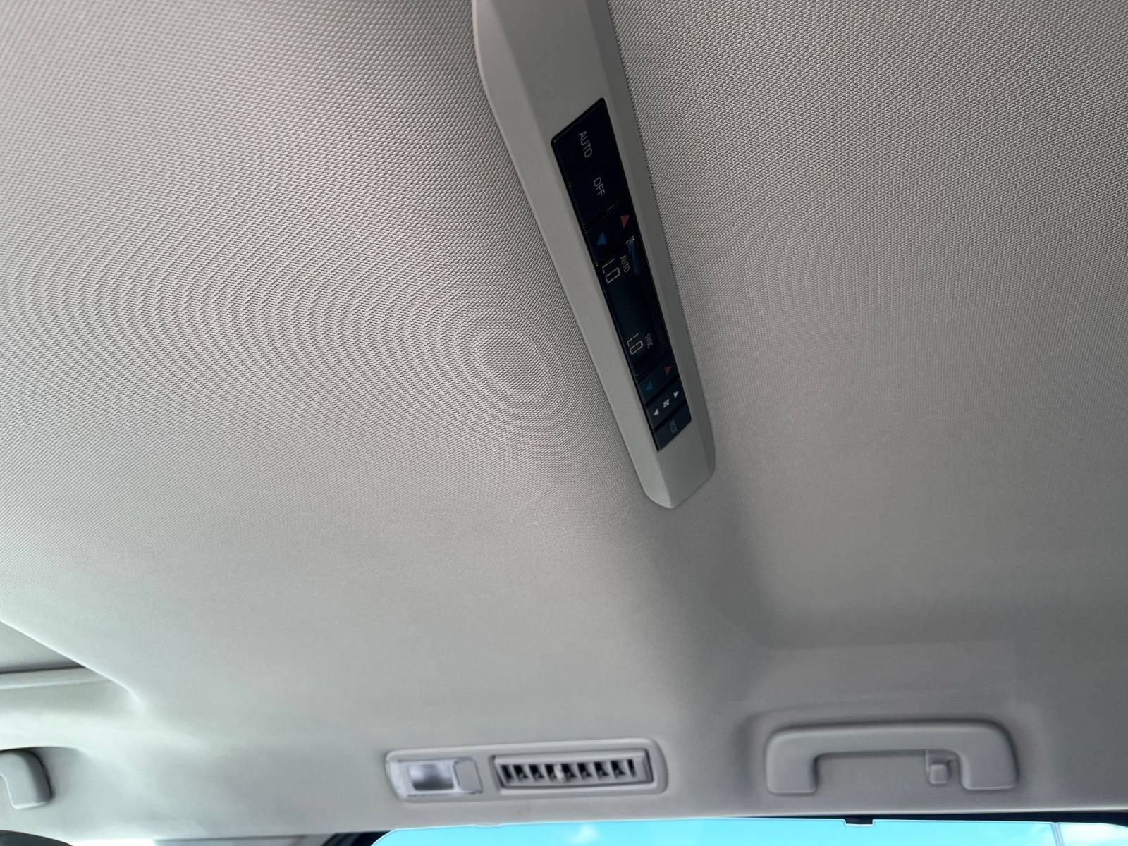 Thumbnail: 2023 Toyota Sienna - 20