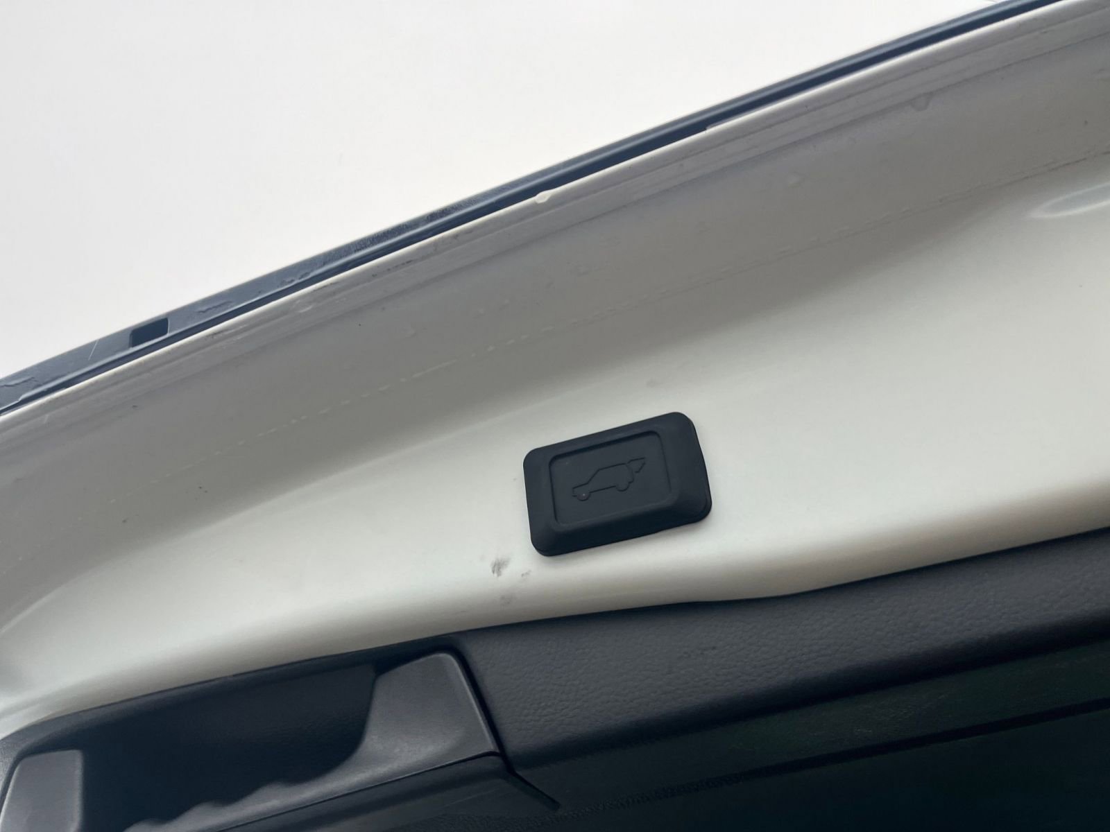 Thumbnail: 2025 Toyota RAV4 - 23