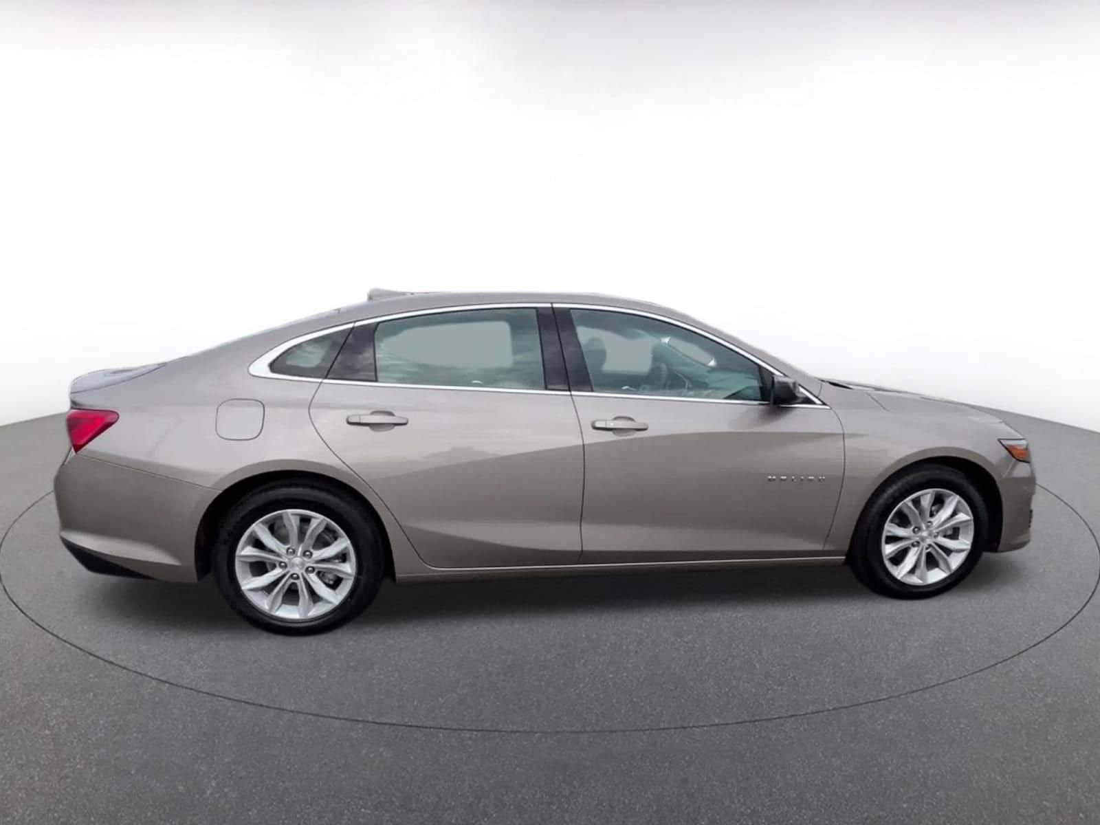 Thumbnail: 2023 Chevrolet Malibu - 16