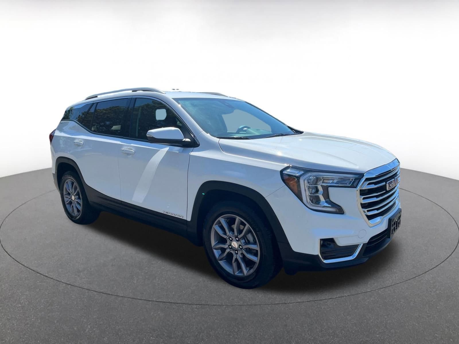 2024 GMC Terrain SLT Hero Image