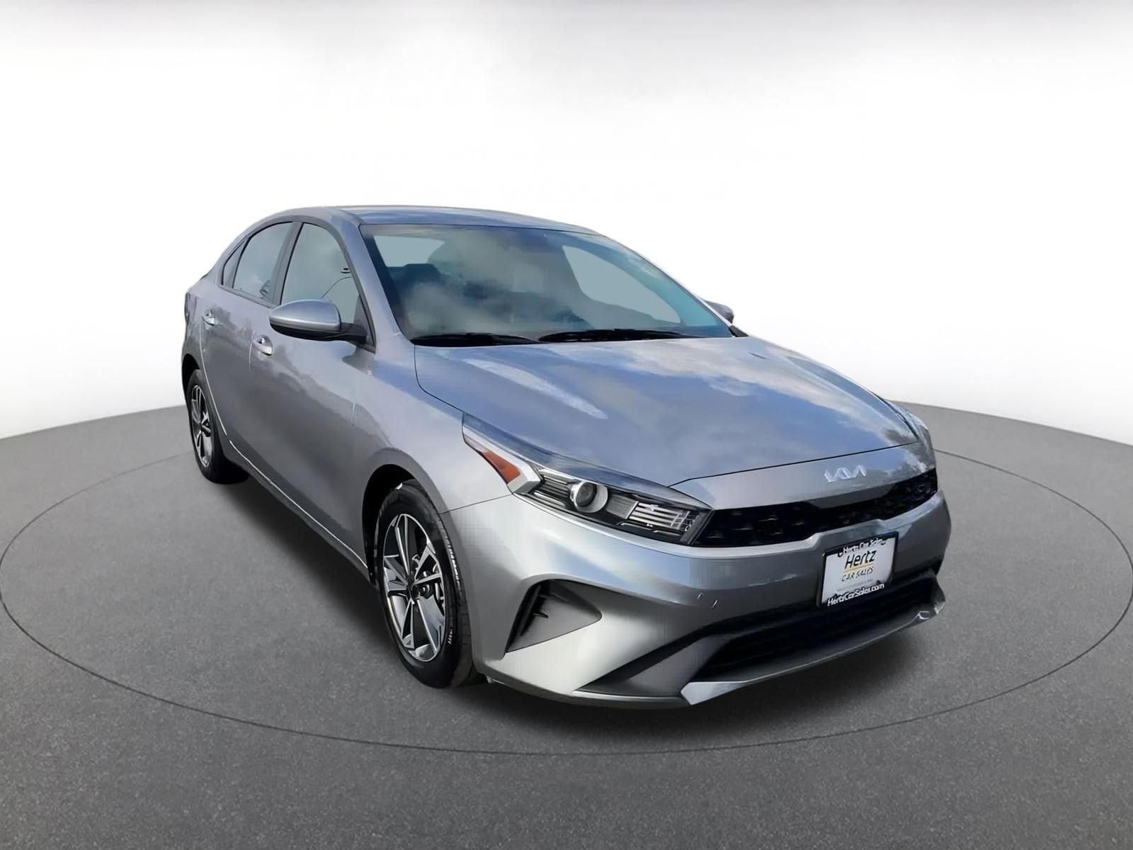 Thumbnail: 2024 Kia Forte - 3