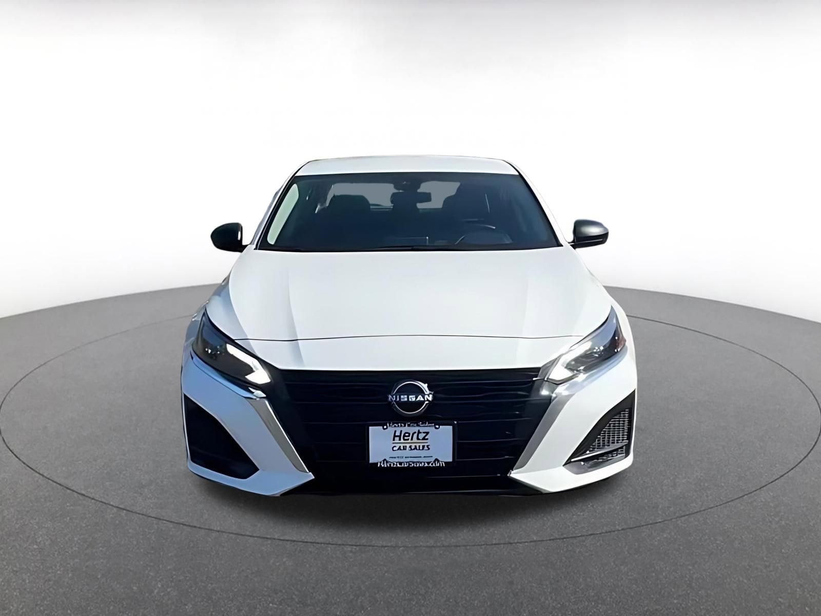 Thumbnail: 2025 Nissan Altima - 4