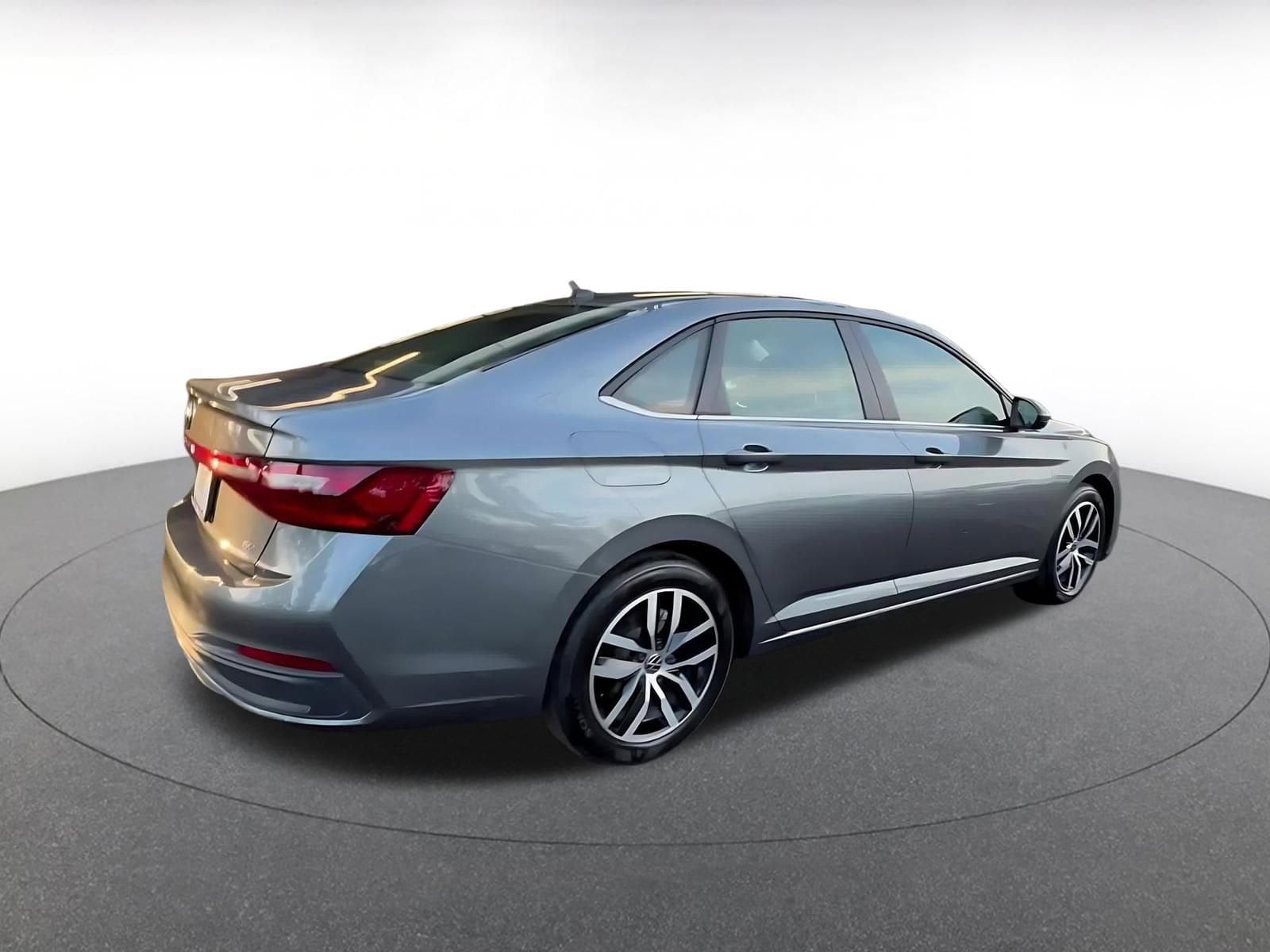 Thumbnail: 2025 Volkswagen Jetta - 14